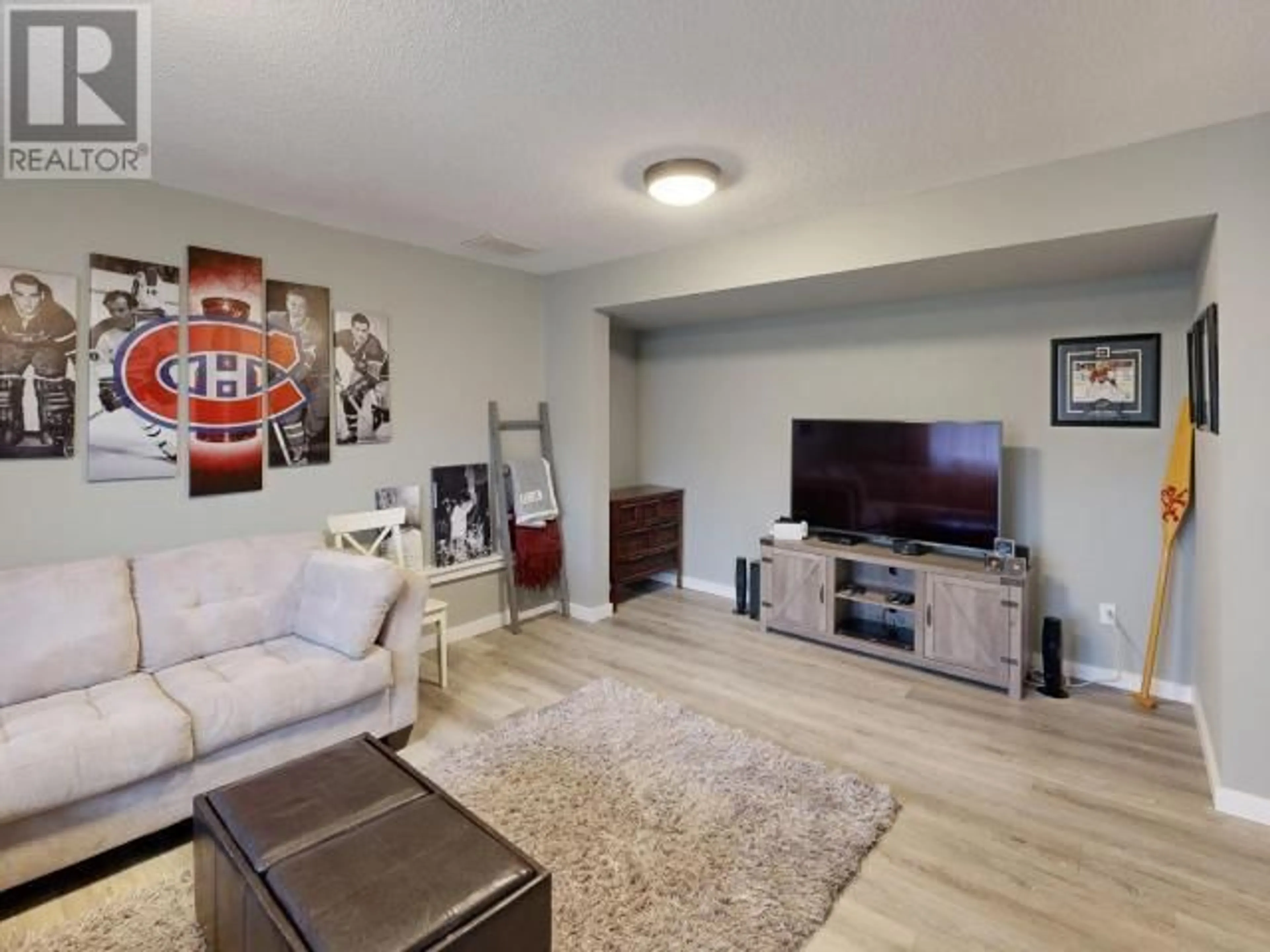 Living room with furniture, unknown for 7243 HUNTINGDON STREET, Powell River British Columbia