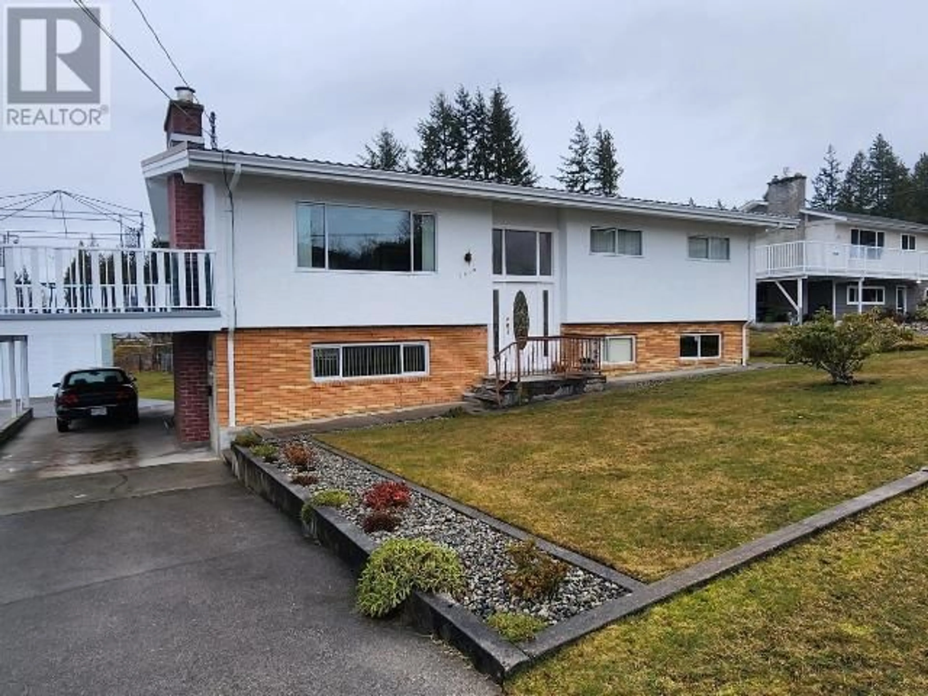 A pic from outside/outdoor area/front of a property/back of a property/a pic from drone, street for 7029 QUESNEL STREET, Powell River British Columbia V8A1J5