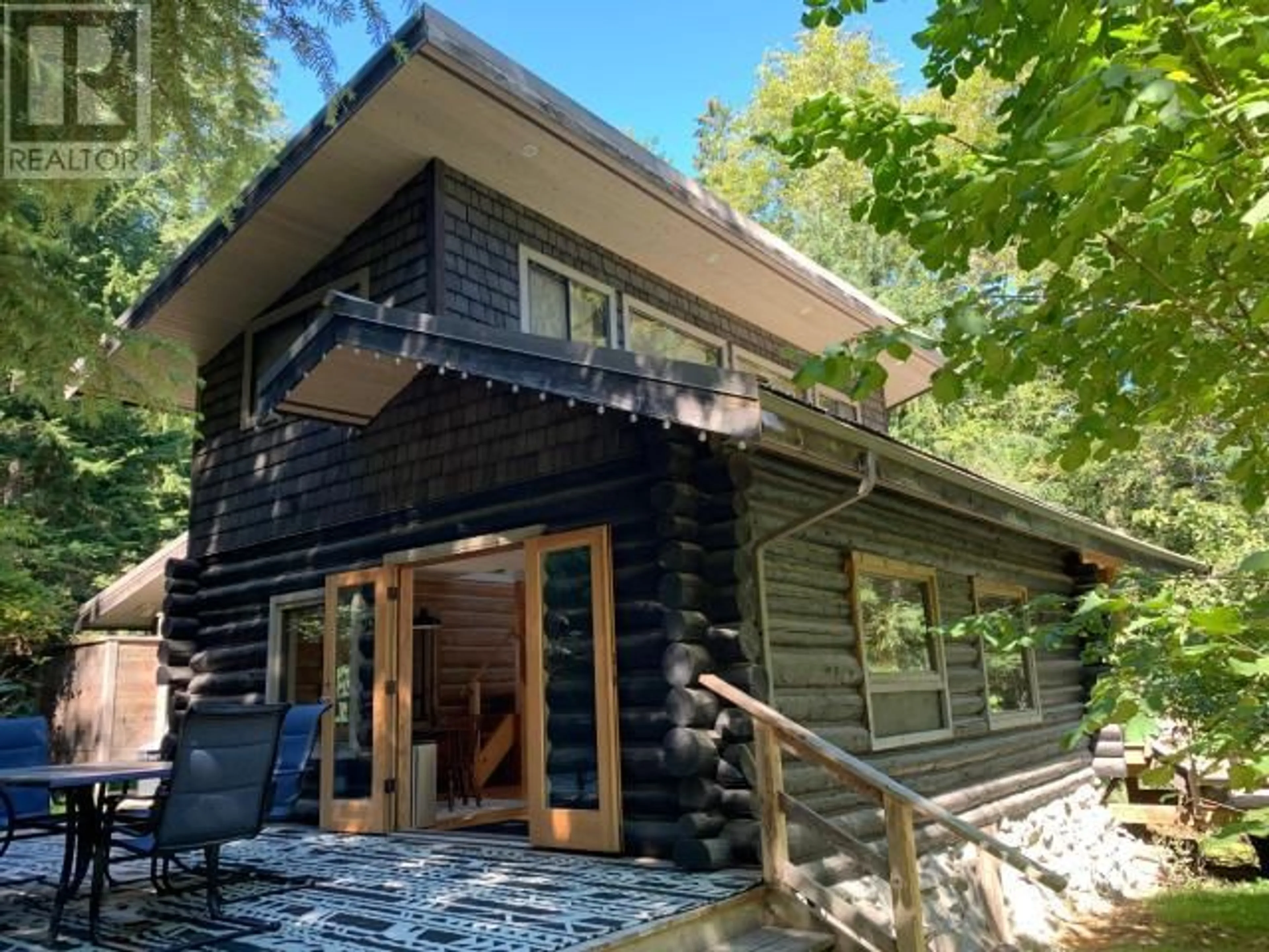 Home with vinyl exterior material, building for 1580 VANCOUVER BLVD, Savary Island British Columbia