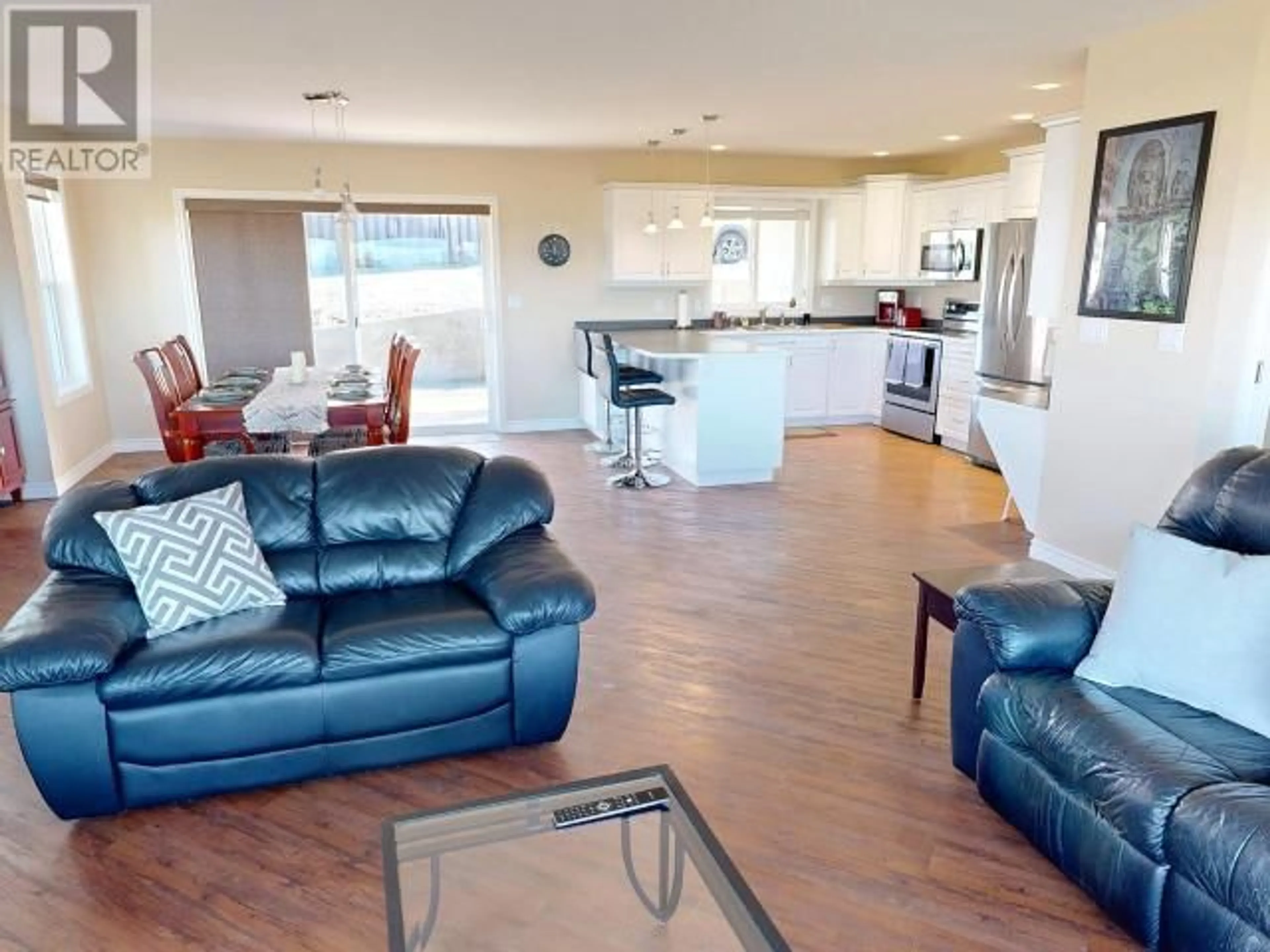 Living room with furniture, unknown for 4264 BOWNESS AVE, Powell River British Columbia