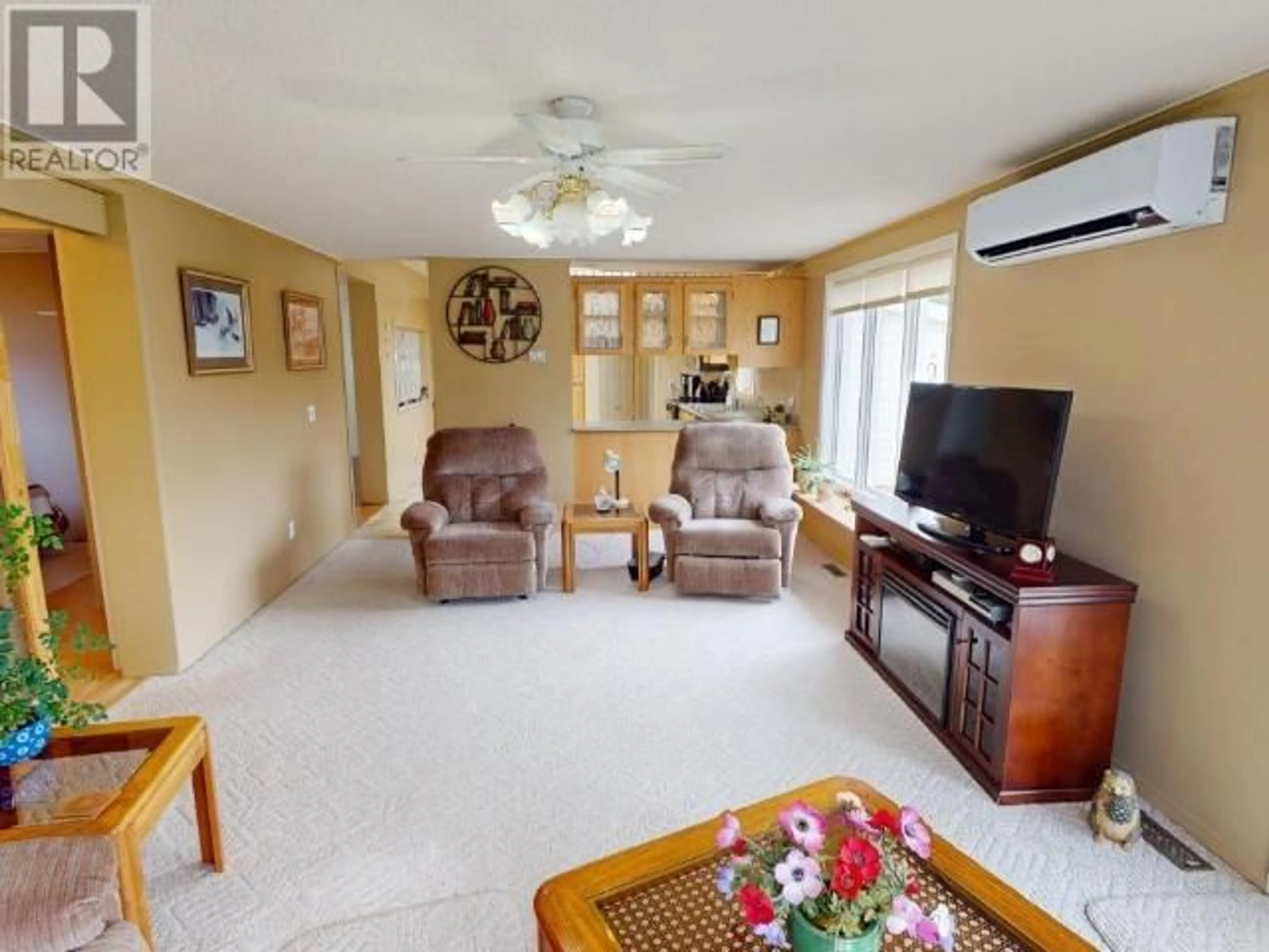 Living room with furniture, unknown for 15-8442 SPRINGBROOK ROAD, Powell River British Columbia