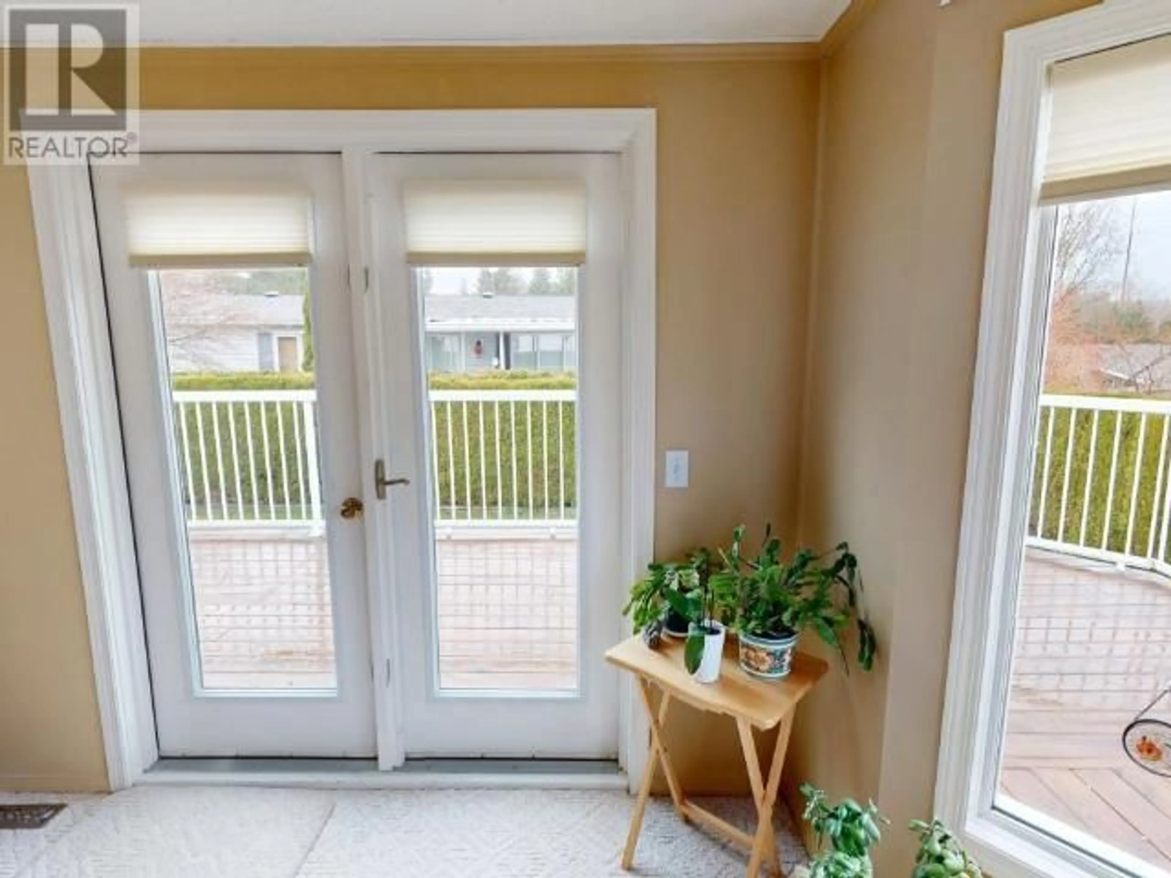 Indoor entryway for 15-8442 SPRINGBROOK ROAD, Powell River British Columbia