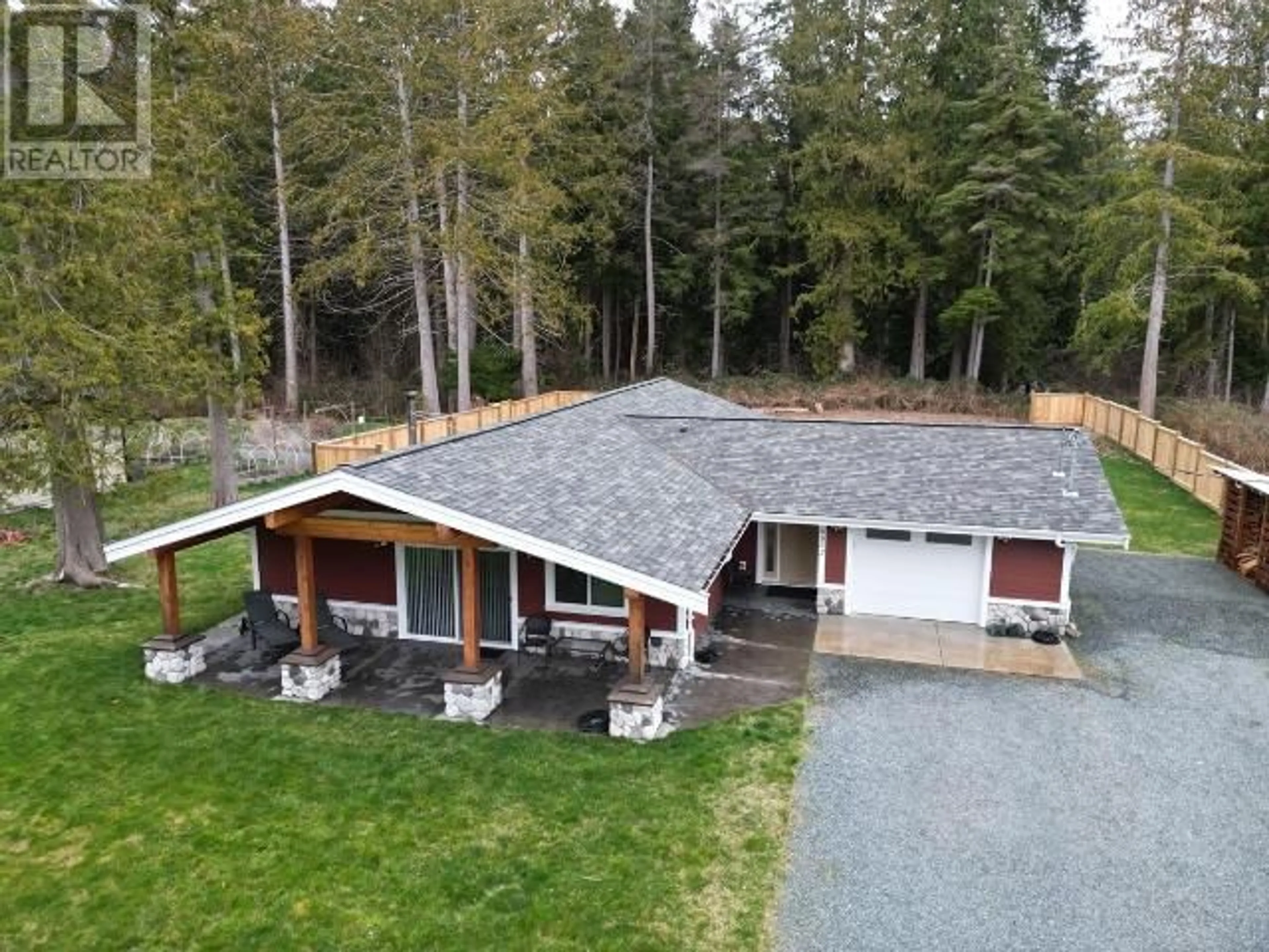 A pic from outside/outdoor area/front of a property/back of a property/a pic from drone, unknown for 6852 KLAHANIE DRIVE, Powell River British Columbia V8A0C2