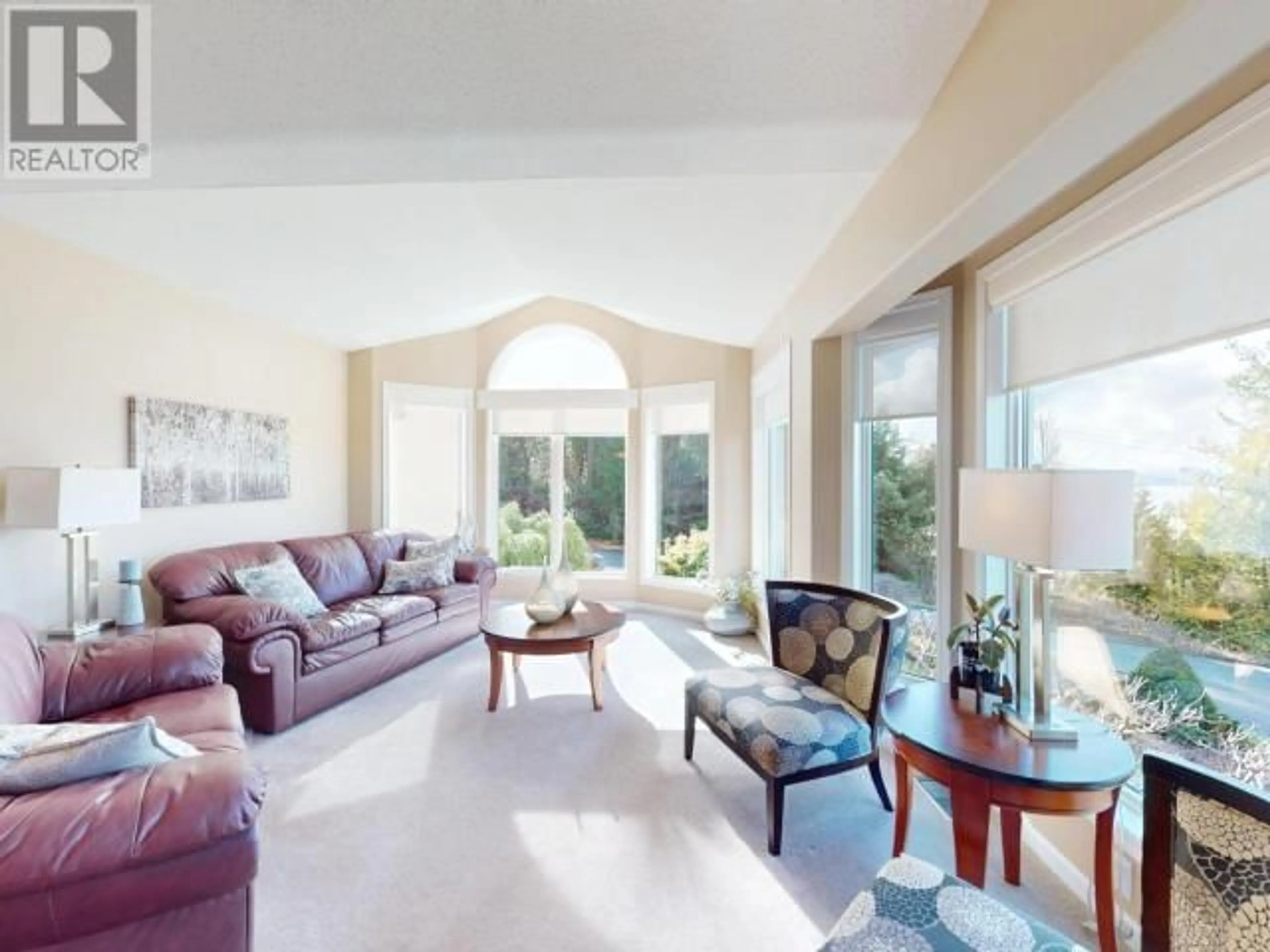 Living room with furniture, ceramic/tile floor for 7129 JORDAN STREET, Powell River British Columbia v8a1m8