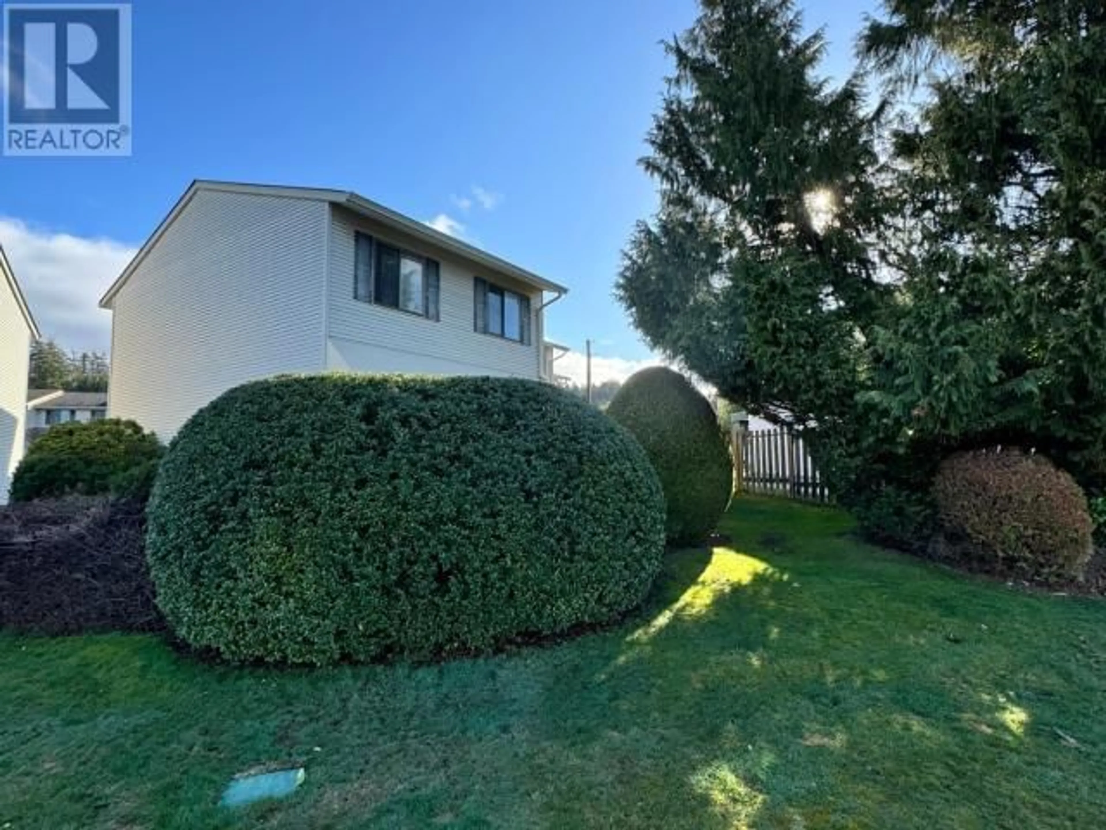 A pic from outside/outdoor area/front of a property/back of a property/a pic from drone, forest/trees view for 20-3870 JOYCE AVE, Powell River British Columbia V8A2Z1