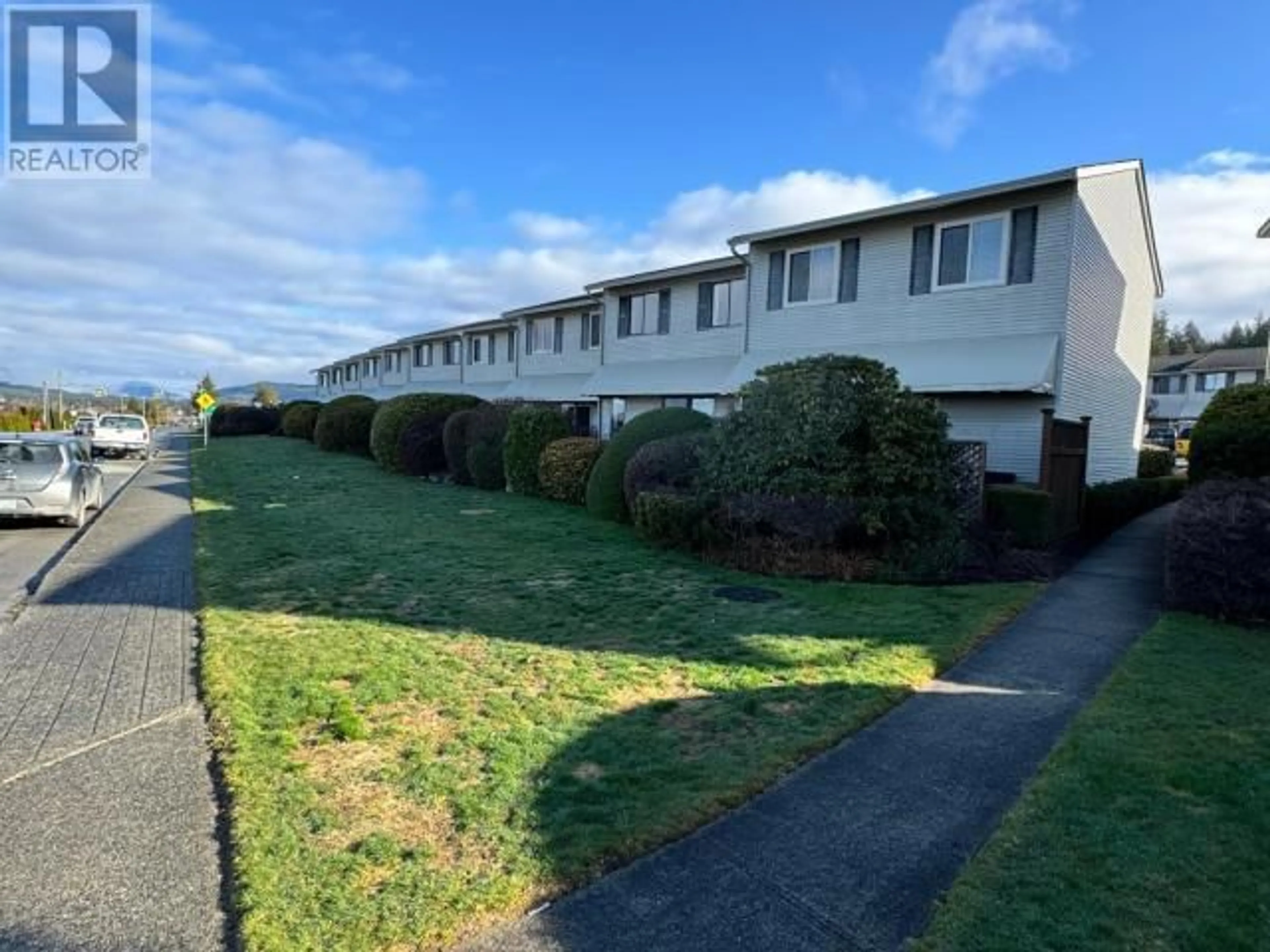 A pic from outside/outdoor area/front of a property/back of a property/a pic from drone, street for 20-3870 JOYCE AVE, Powell River British Columbia V8A2Z1