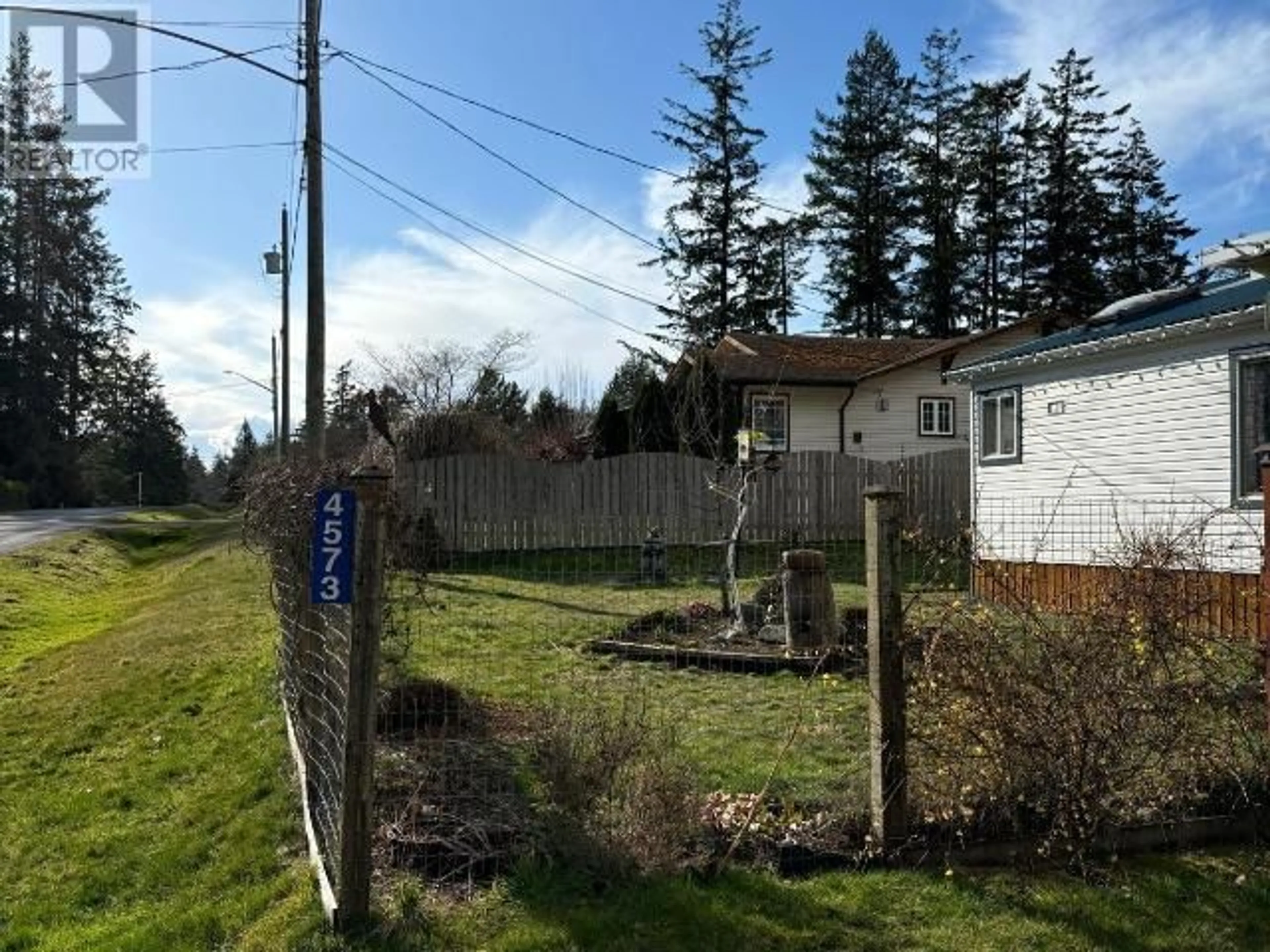 A pic from outside/outdoor area/front of a property/back of a property/a pic from drone, street for 4573 SANDERSON ROAD, Texada Island British Columbia V0N3K0