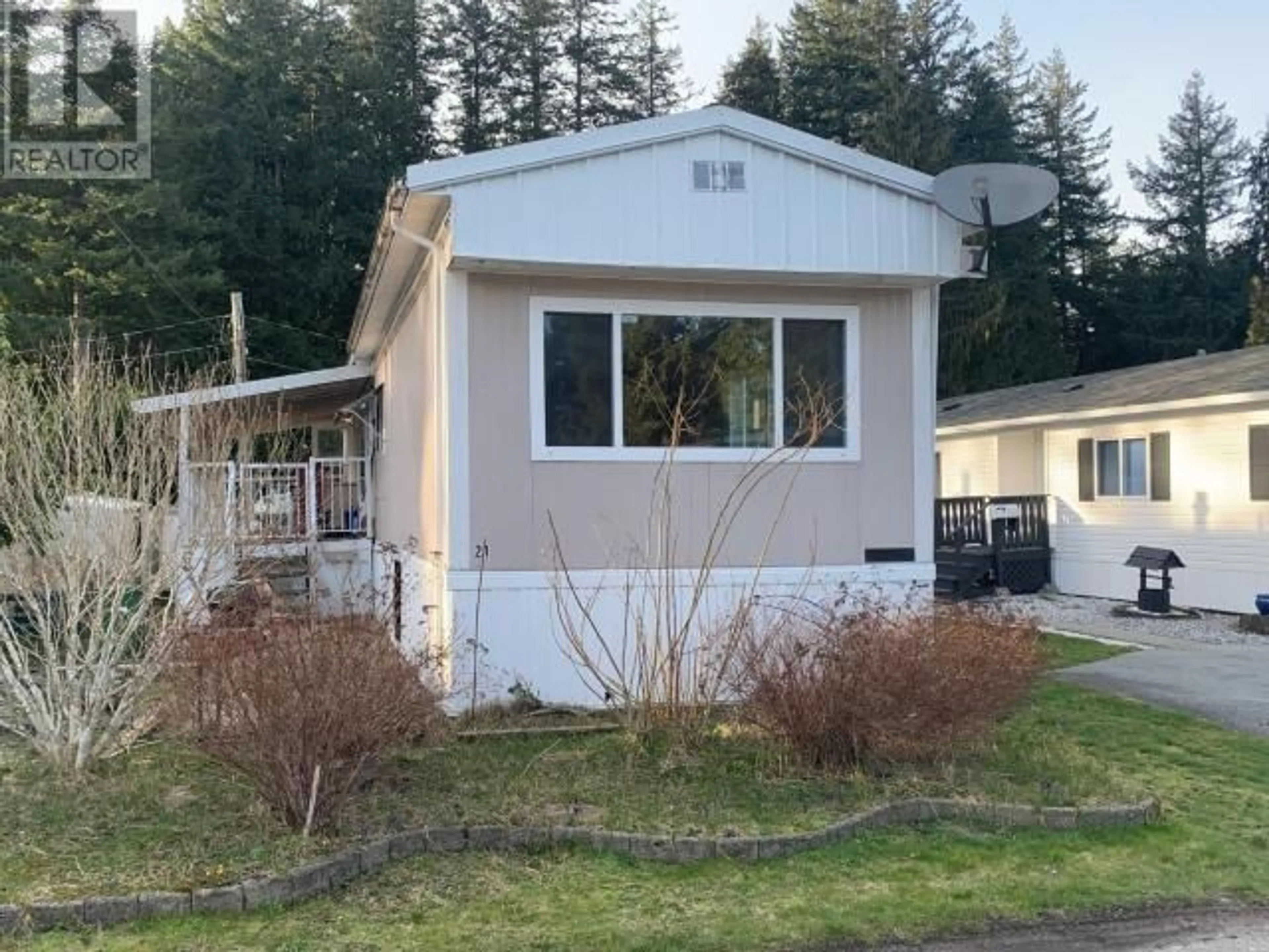 Home with vinyl exterior material, unknown for 21-5455 BORDEN PLACE, Powell River British Columbia