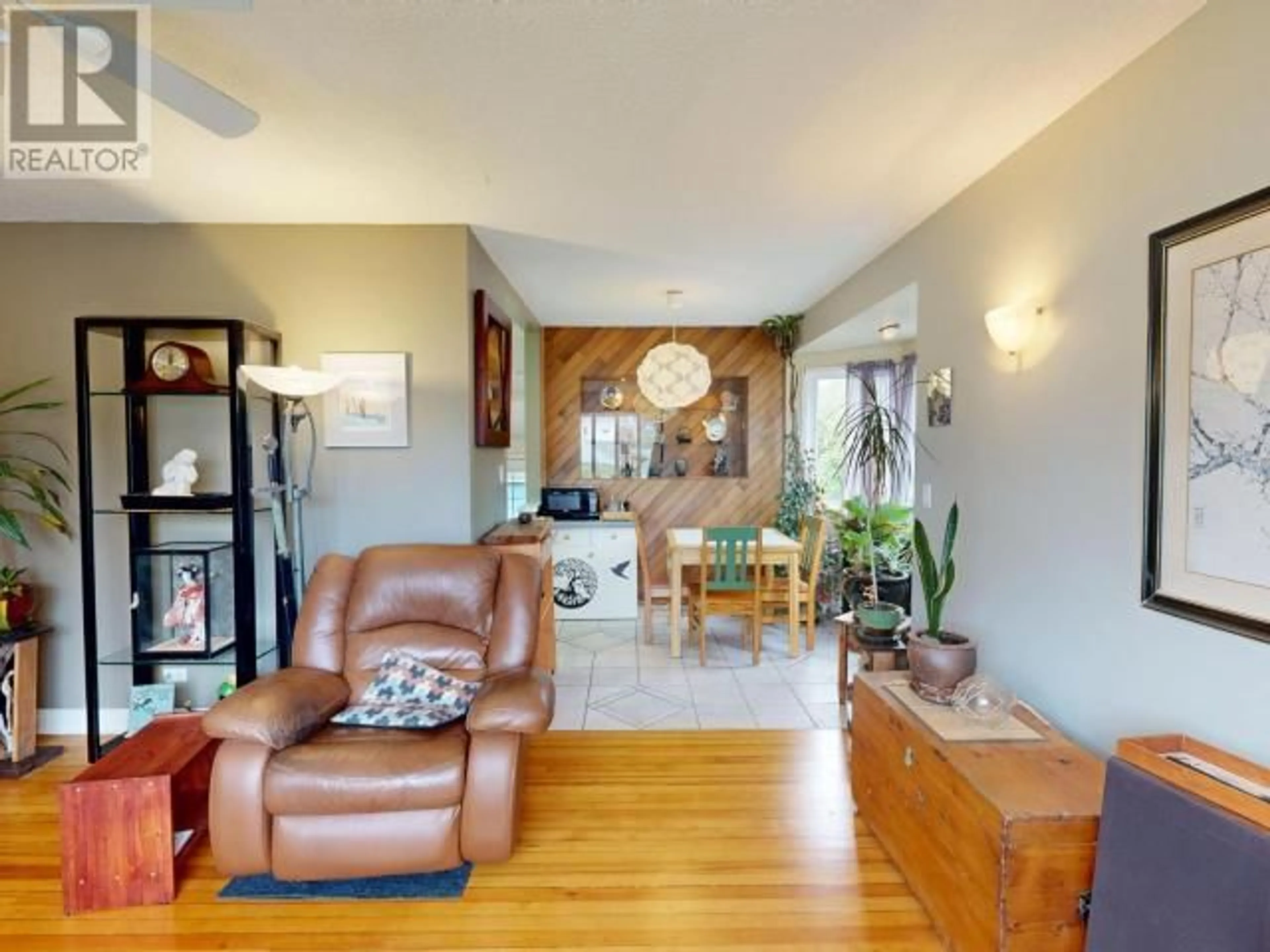 Living room with furniture, unknown for 6618 DRAKE STREET, Powell River British Columbia