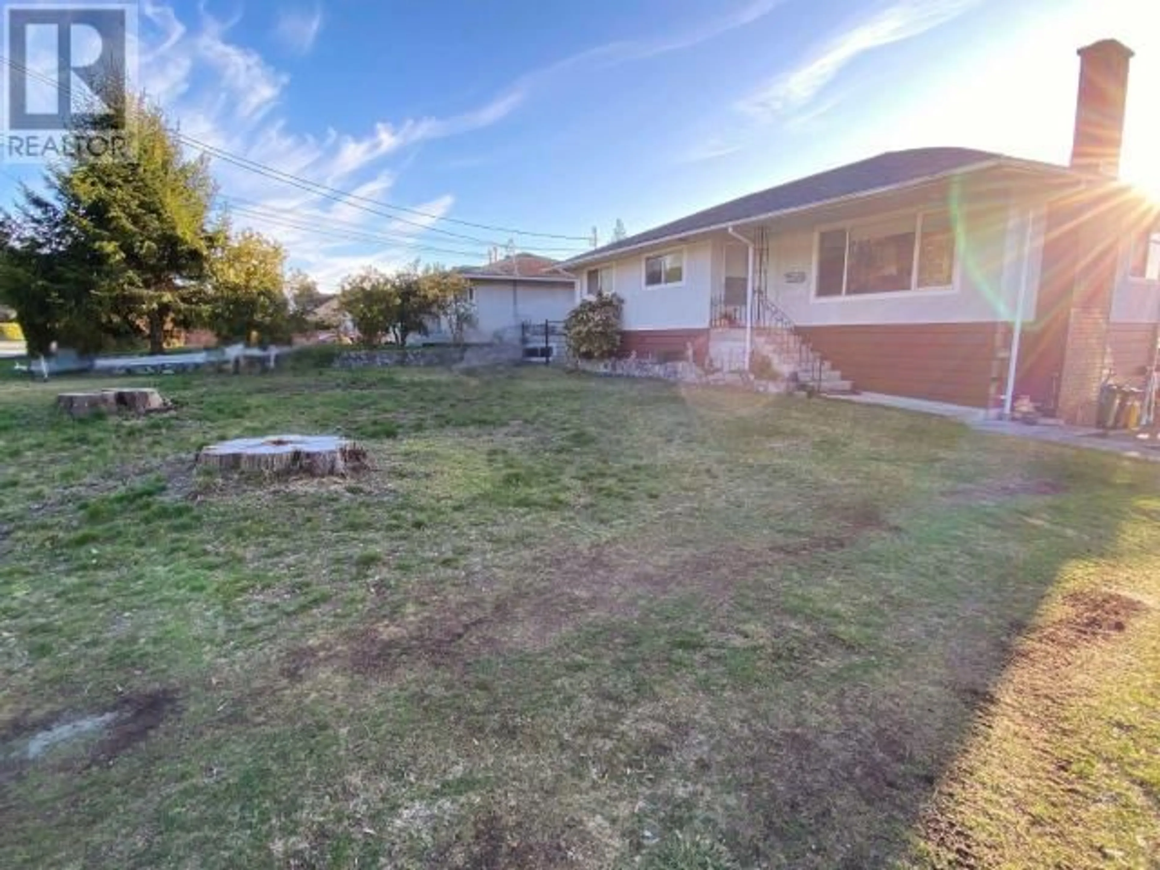 A pic from outside/outdoor area/front of a property/back of a property/a pic from drone, street for 4621 MANSON AVE, Powell River British Columbia V8A3N3