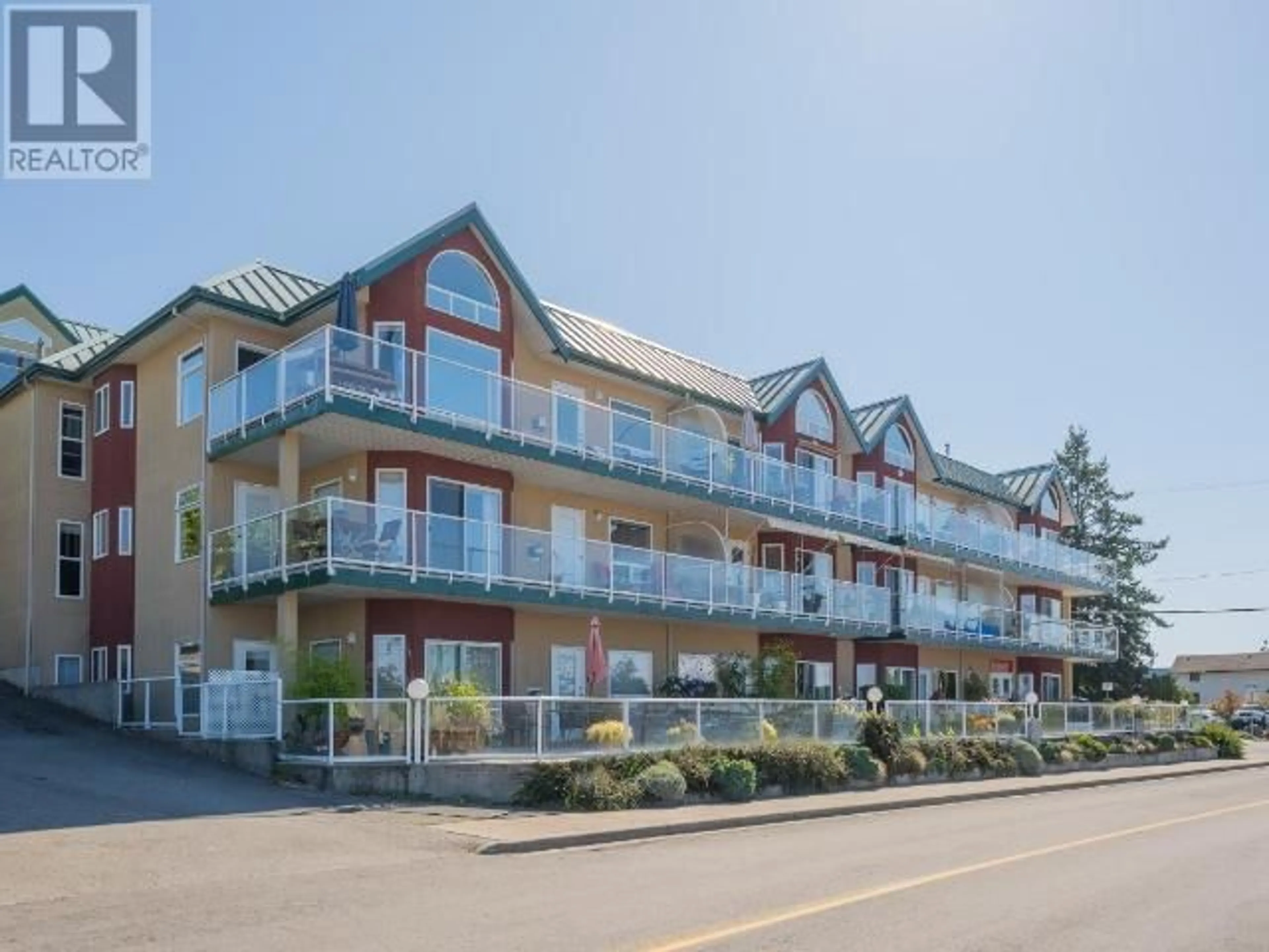 Patio, unknown for 204 - 4510 WILLINGDON AVE, Powell River British Columbia