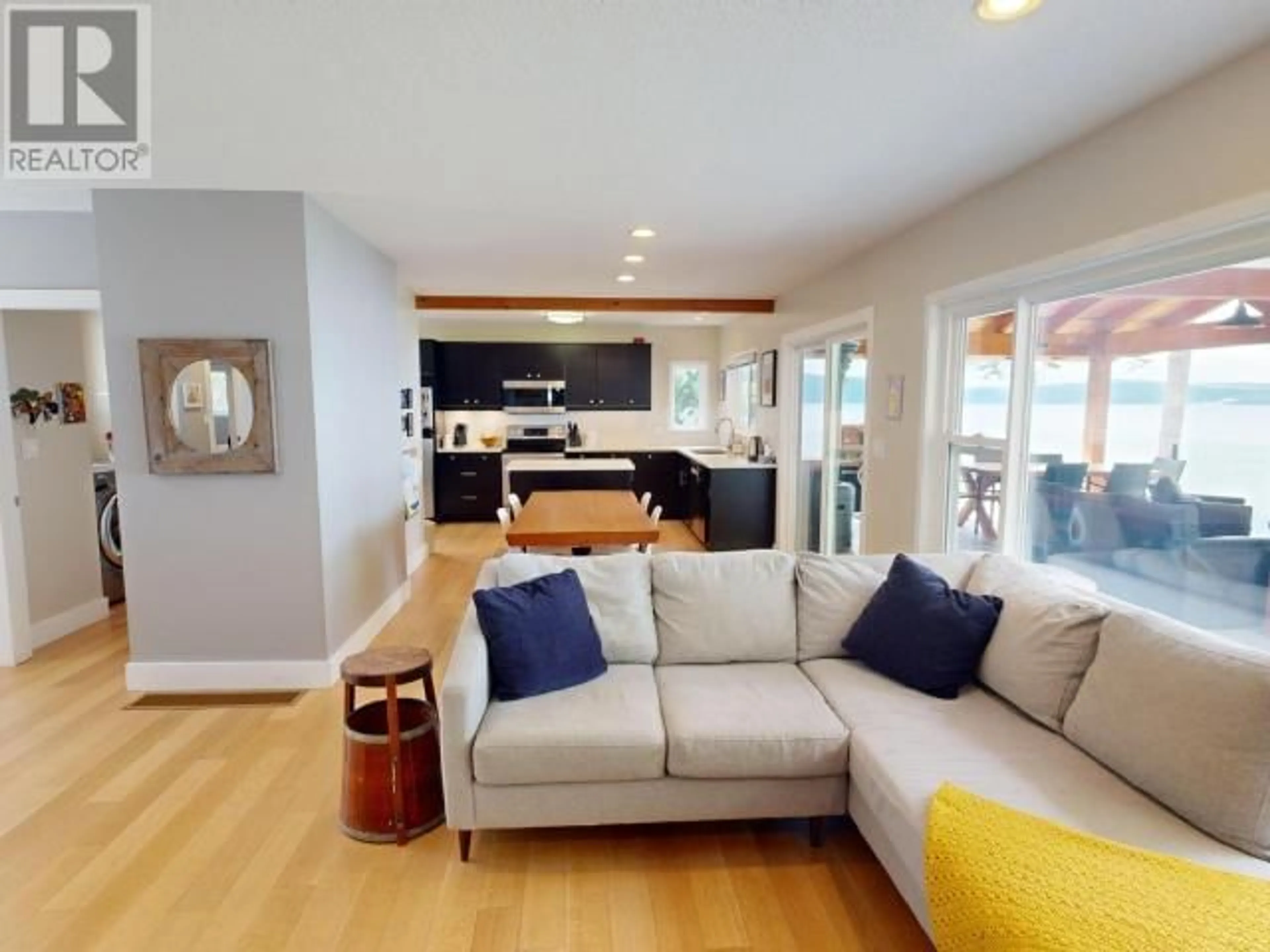 Living room with furniture, unknown for 8535 FERN ROAD, Powell River British Columbia V8A0H1