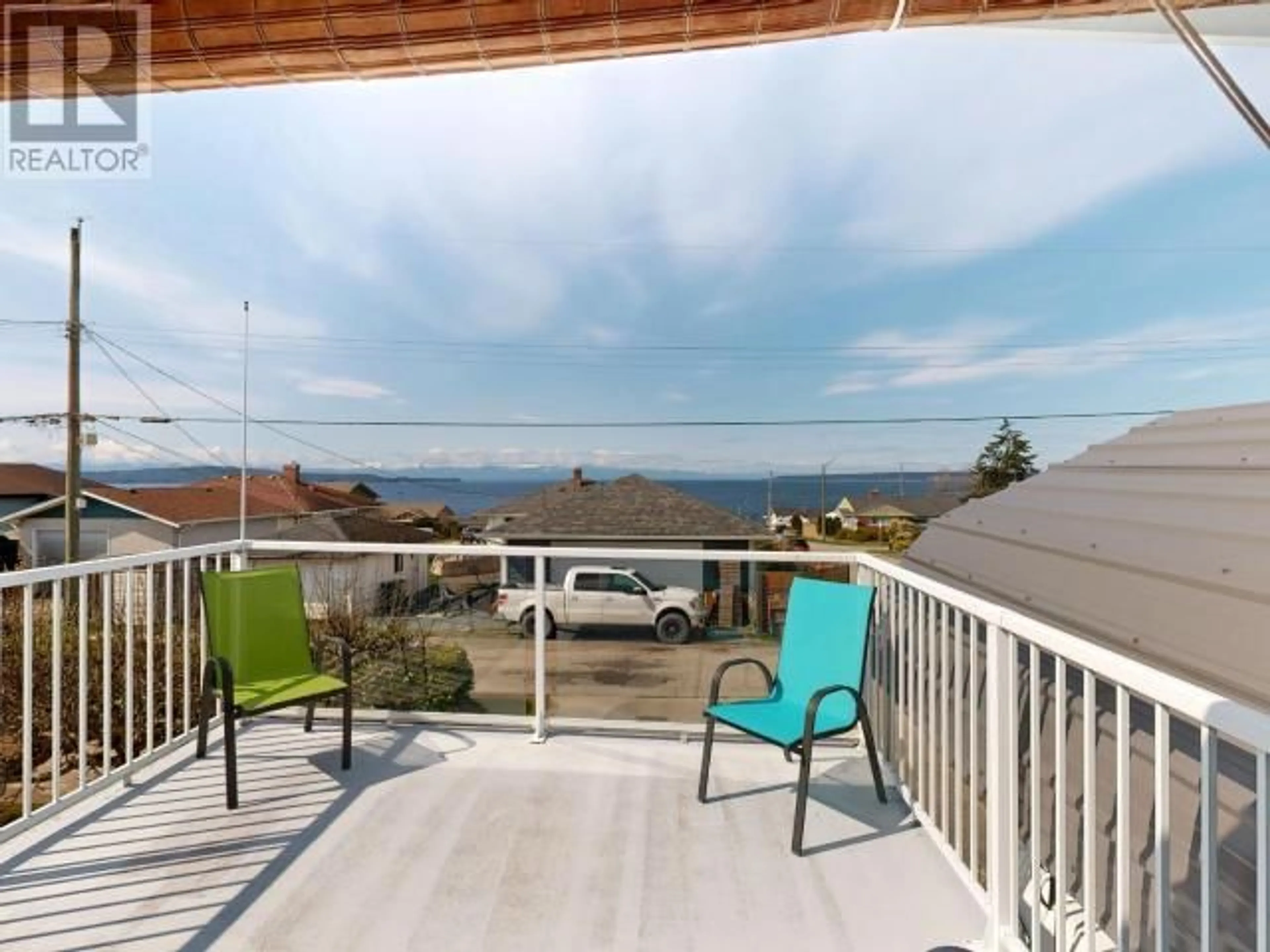 Patio, water/lake/river/ocean view for 4069 GORDON AVE, Powell River British Columbia