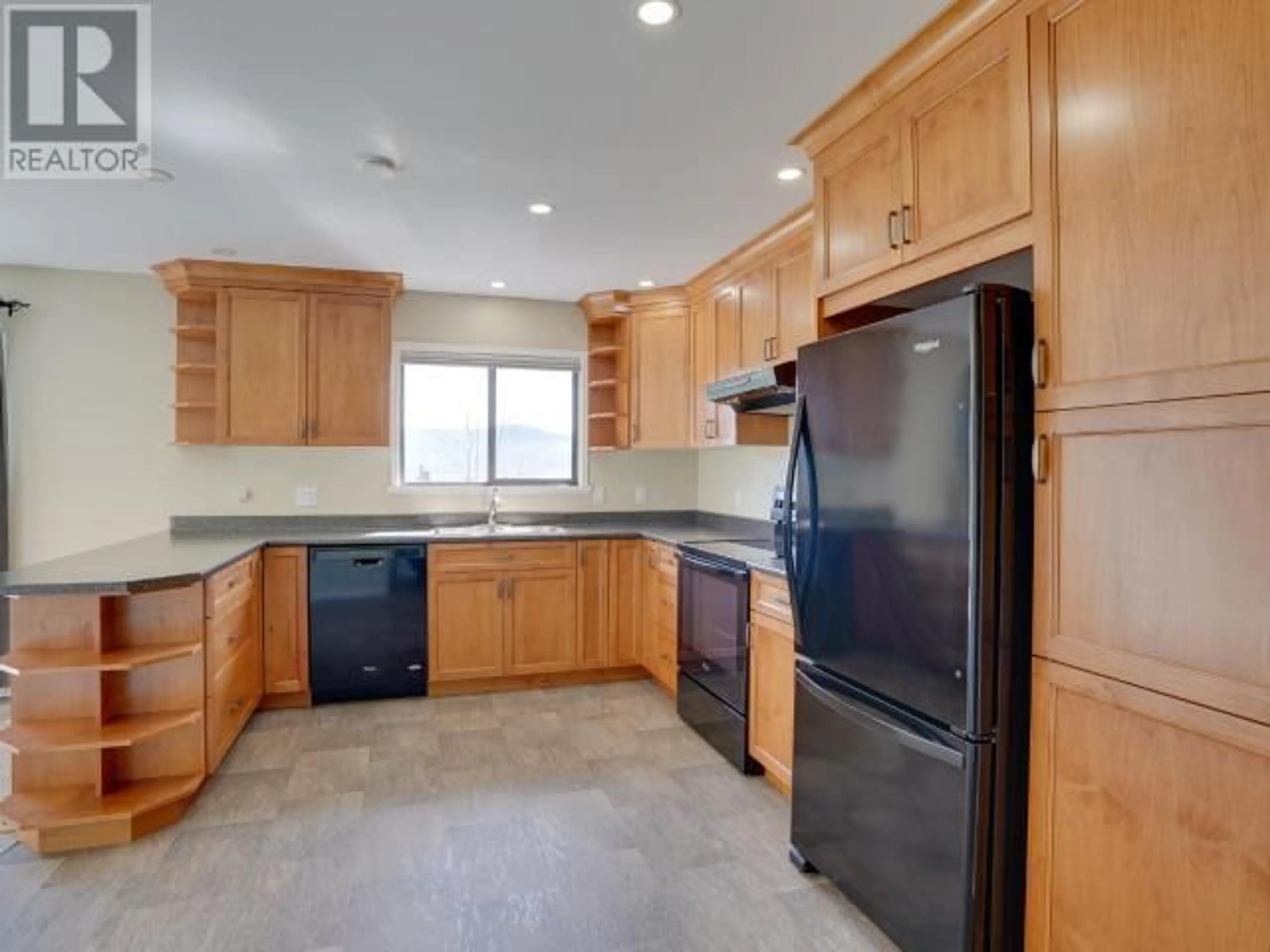 Open concept kitchen, ceramic/tile floor for 9675 HIGHWAY 101, Powell River British Columbia V8A0J6