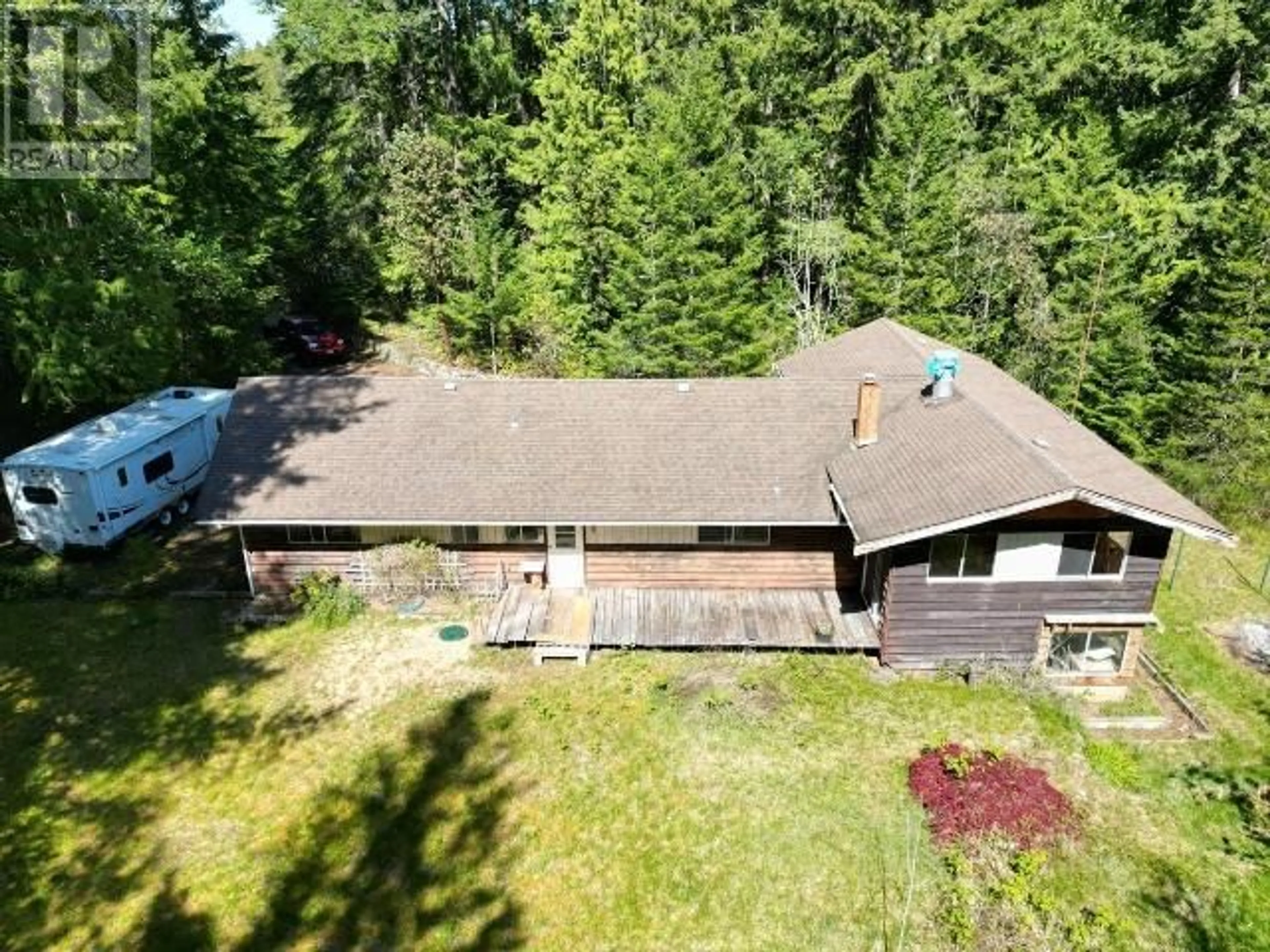 A pic from outside/outdoor area/front of a property/back of a property/a pic from drone, unknown for 2349 HIGHWAY 101, Powell River British Columbia