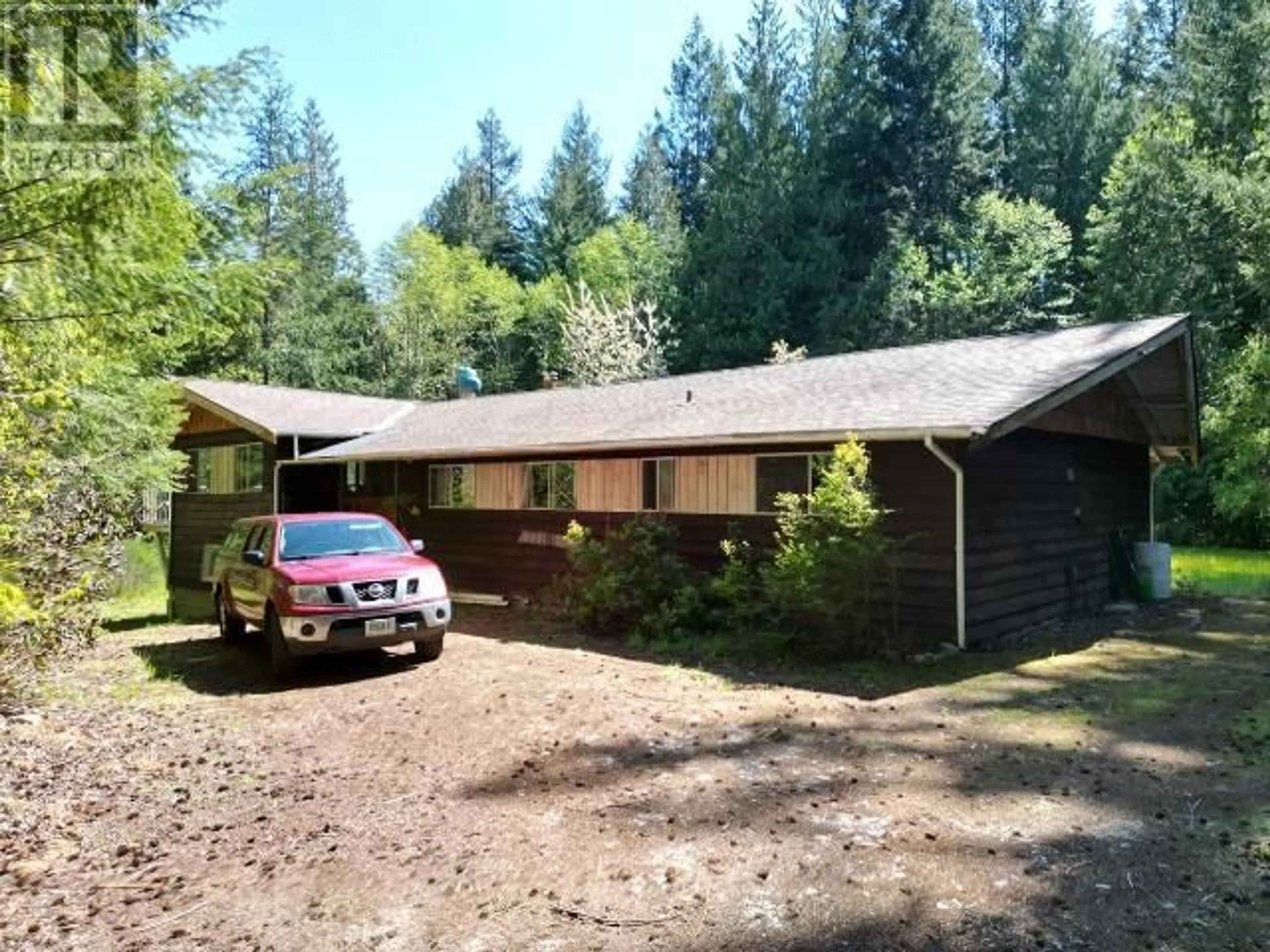 A pic from outside/outdoor area/front of a property/back of a property/a pic from drone, unknown for 2349 HIGHWAY 101, Powell River British Columbia
