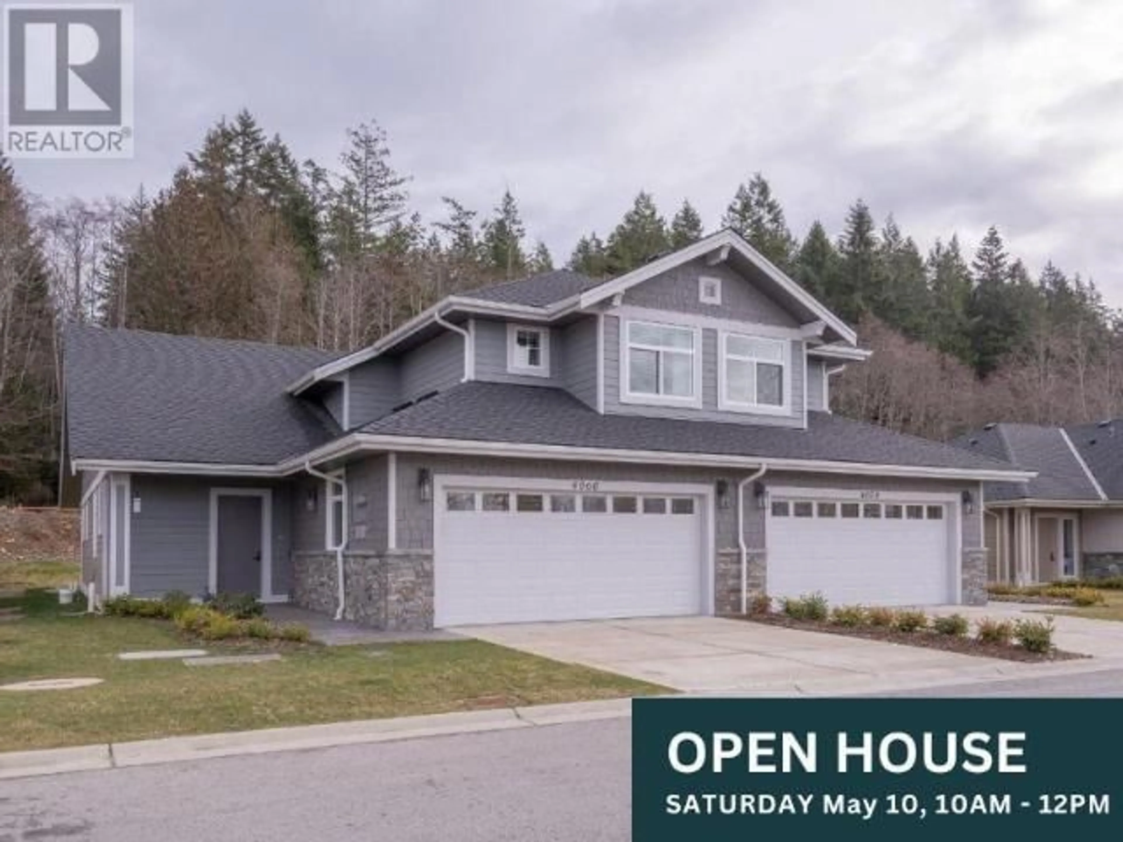 Home with vinyl exterior material, street for 4060 SATURNA AVE, Powell River British Columbia V8A5T4