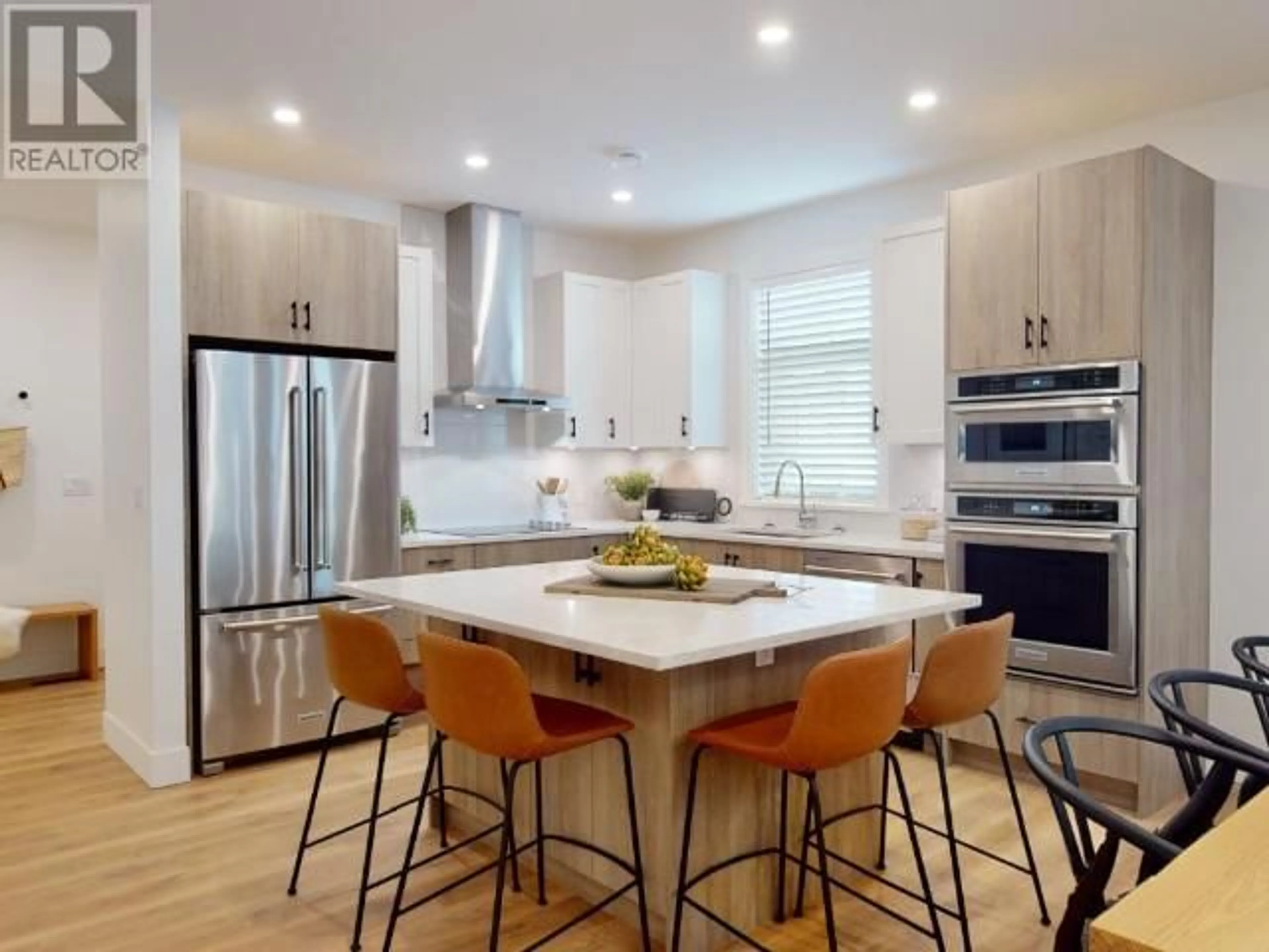 Contemporary kitchen, unknown for 4060 SATURNA AVE, Powell River British Columbia V8A5T4