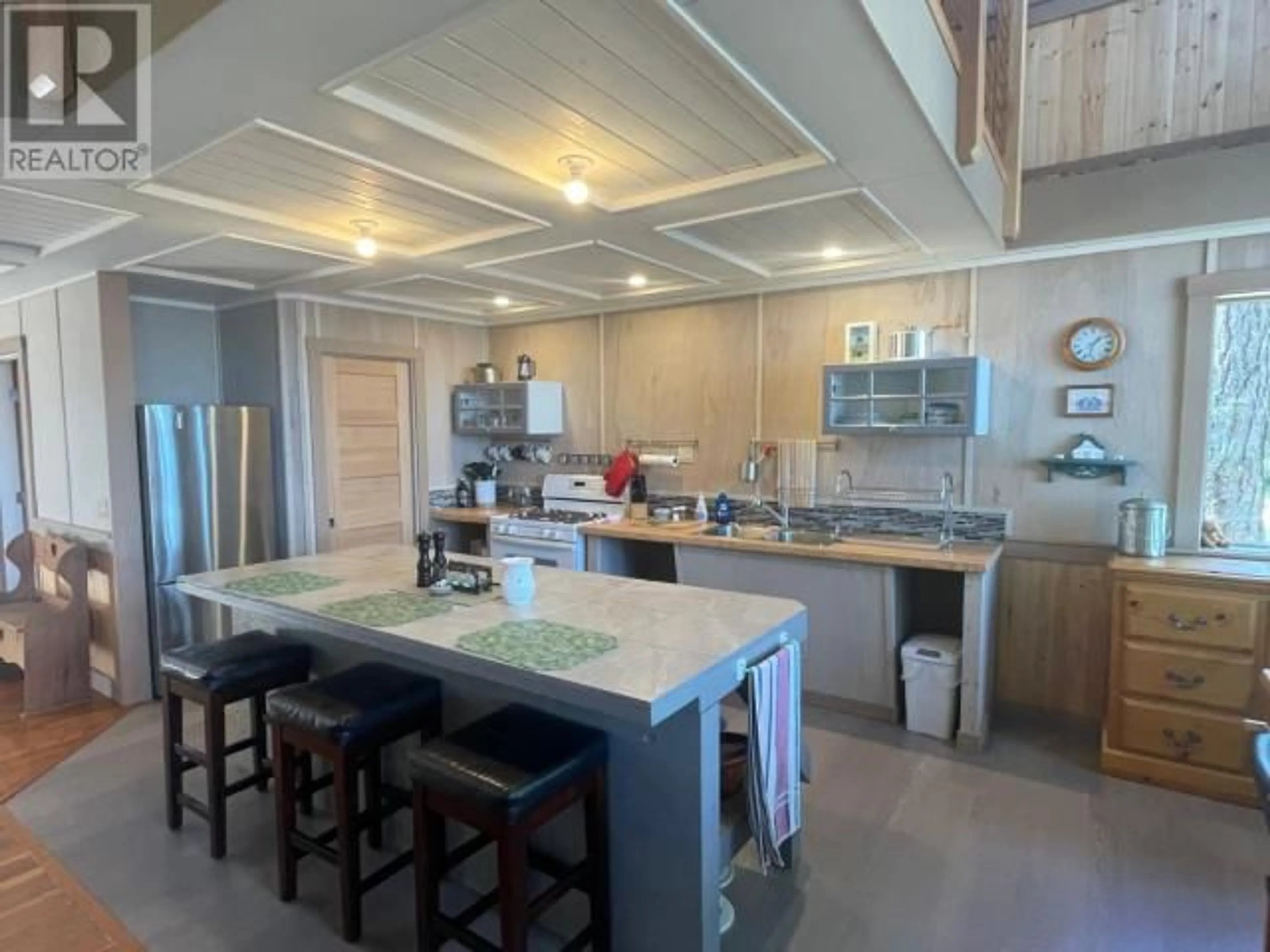 Open concept kitchen, unknown for 1474 SAVARY ISLAND RD, Savary Island British Columbia V0N2G0