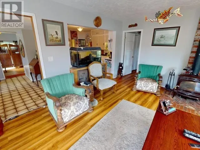 12328 HIGHWAY 101, Powell River 5