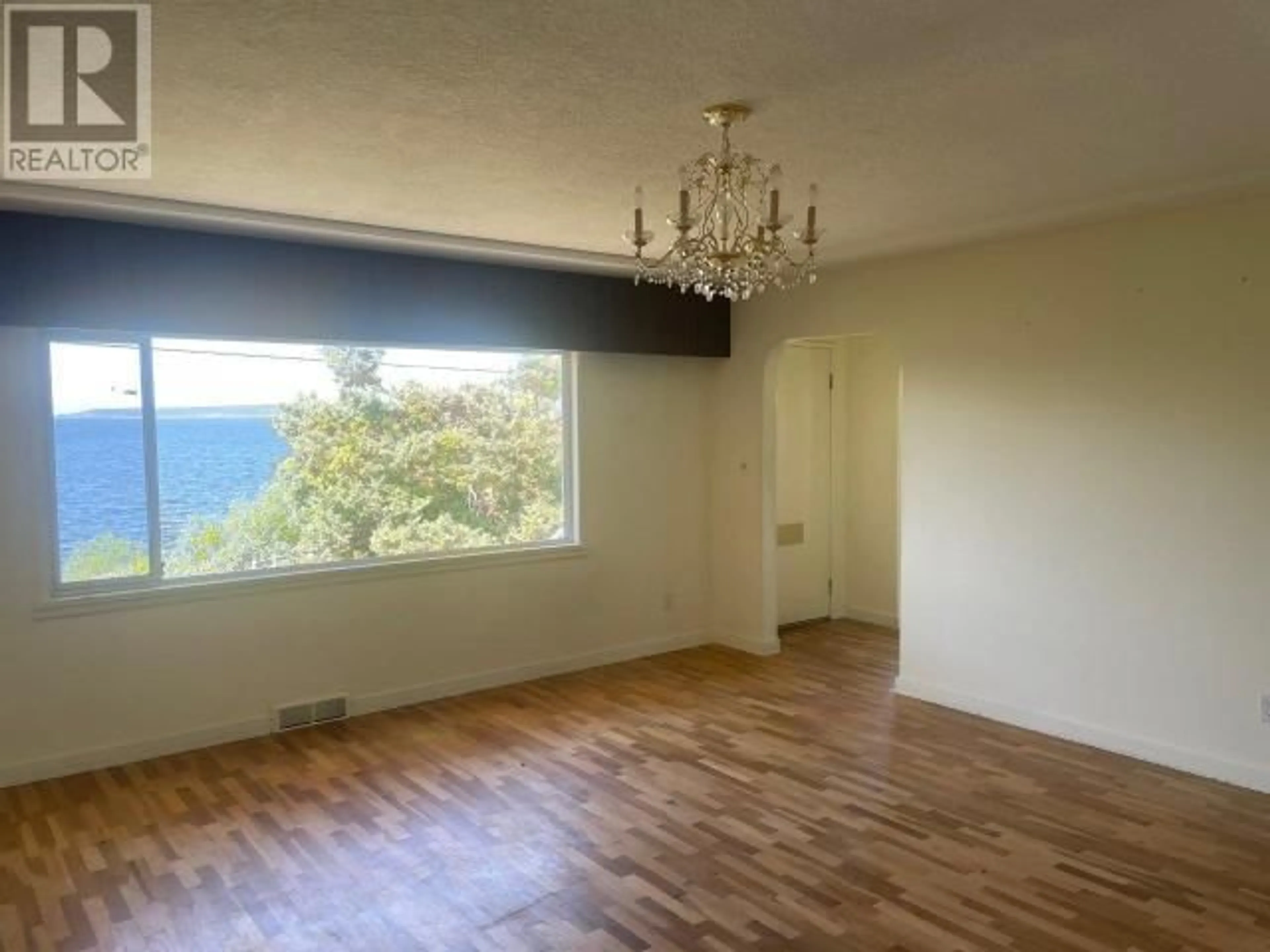 A pic of a room for 4096 MARINE AVE, Powell River British Columbia