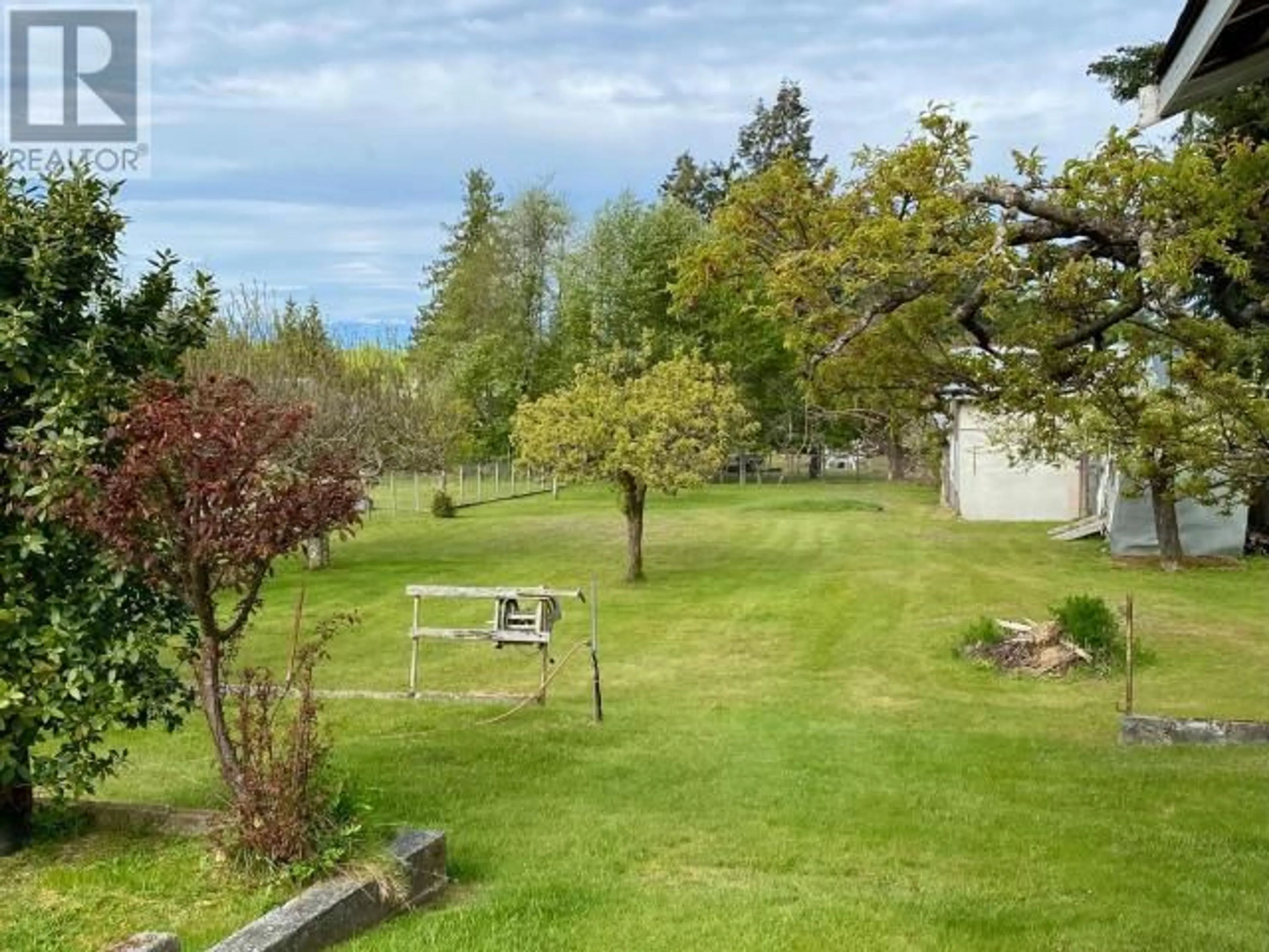 A pic from outside/outdoor area/front of a property/back of a property/a pic from drone, forest/trees view for 6445 SETON AVE, Powell River British Columbia