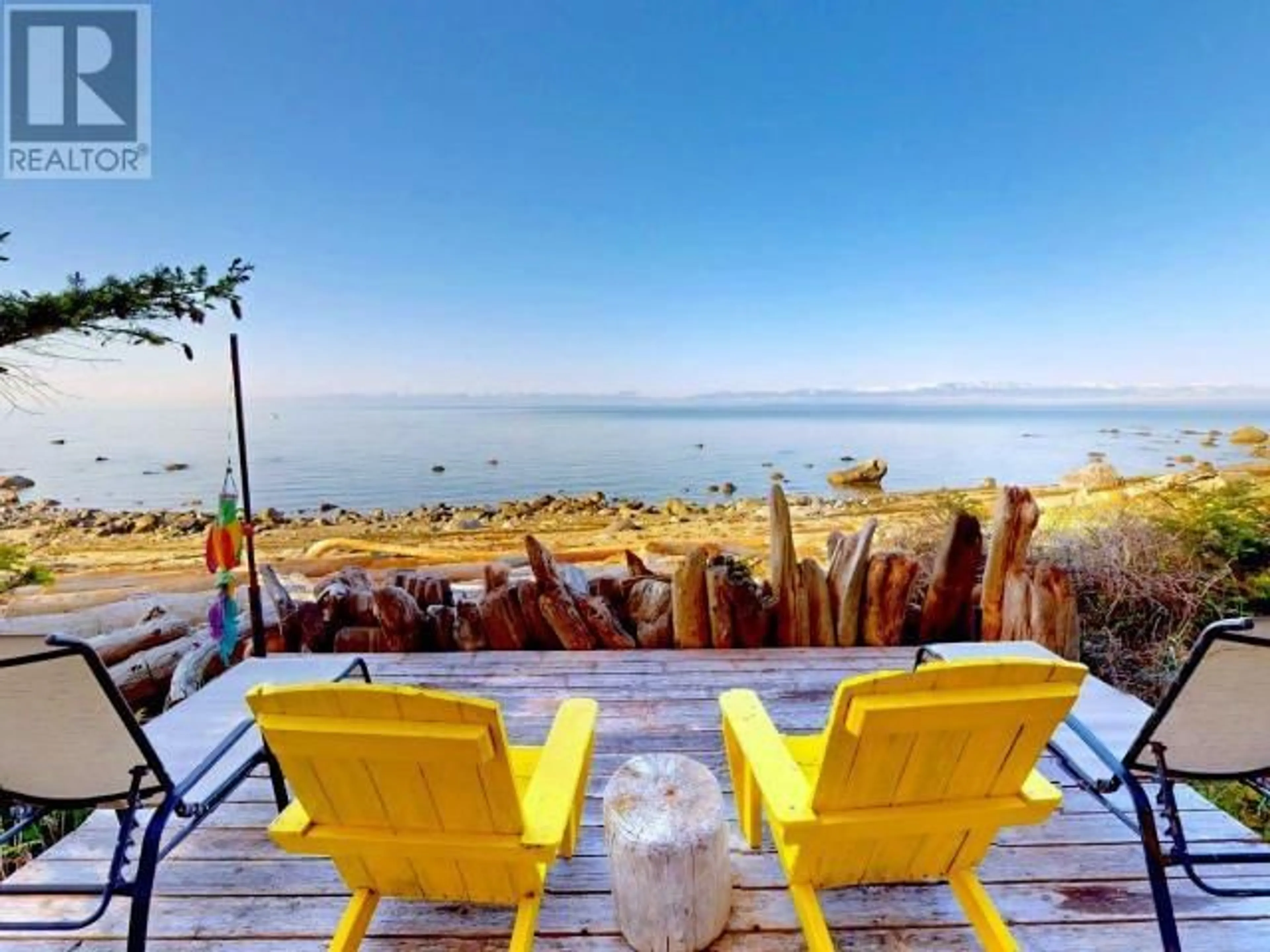 Patio, water/lake/river/ocean view for 1147 SUNSET TRAIL, Savary Island British Columbia