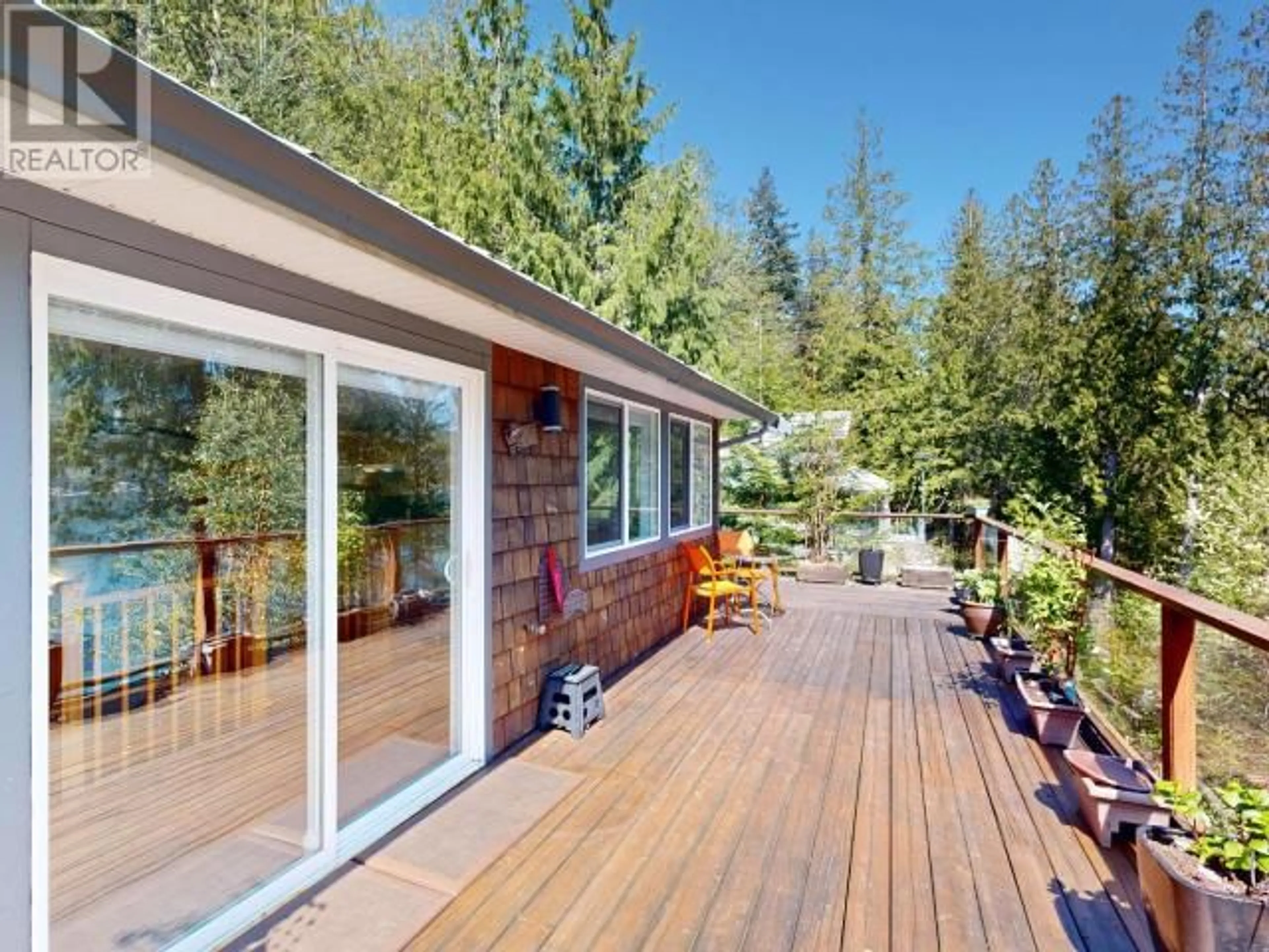 Patio, unknown for 10826 MARINERS WAY, Powell River British Columbia