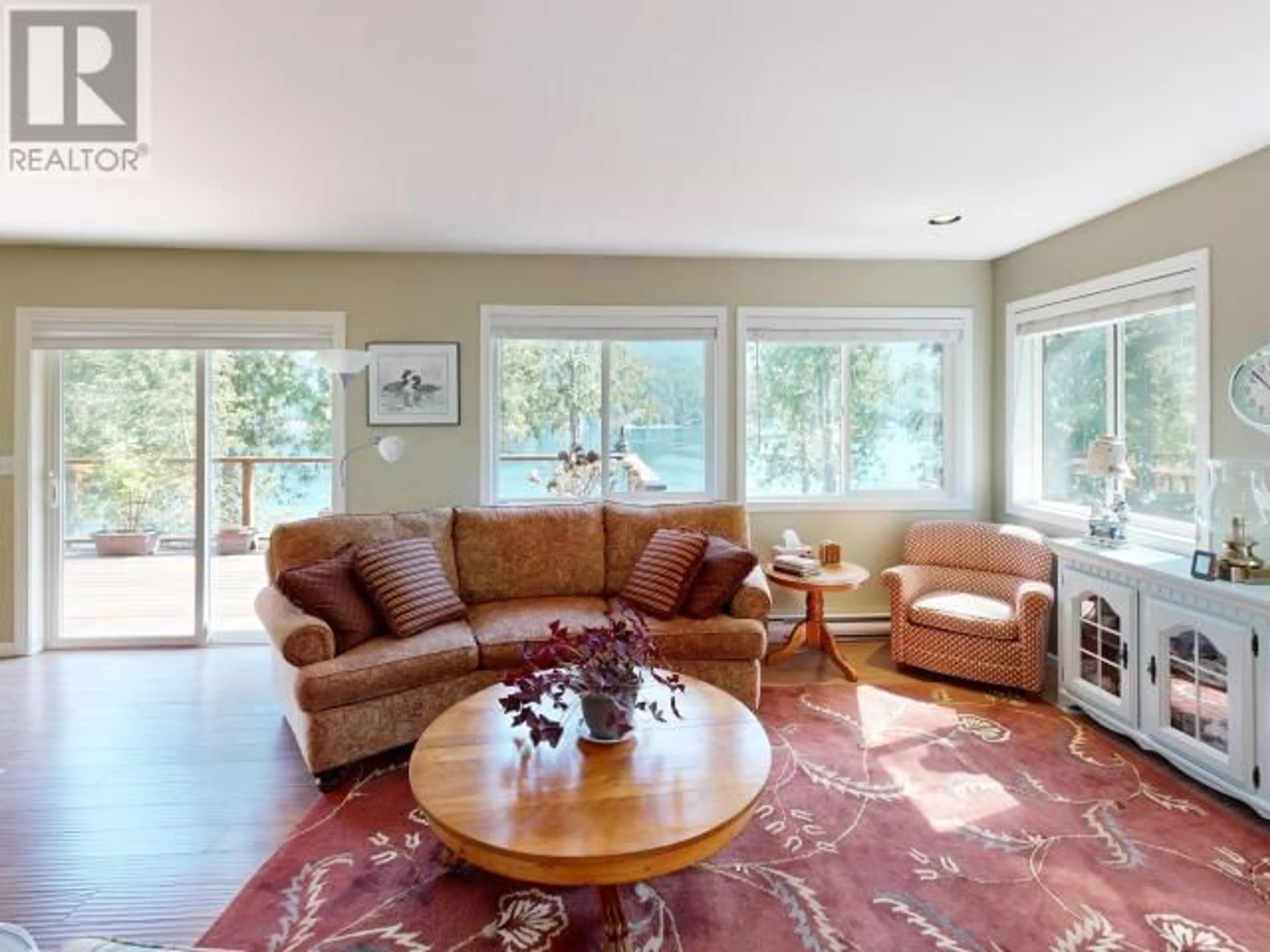 Living room with furniture, unknown for 10826 MARINERS WAY, Powell River British Columbia