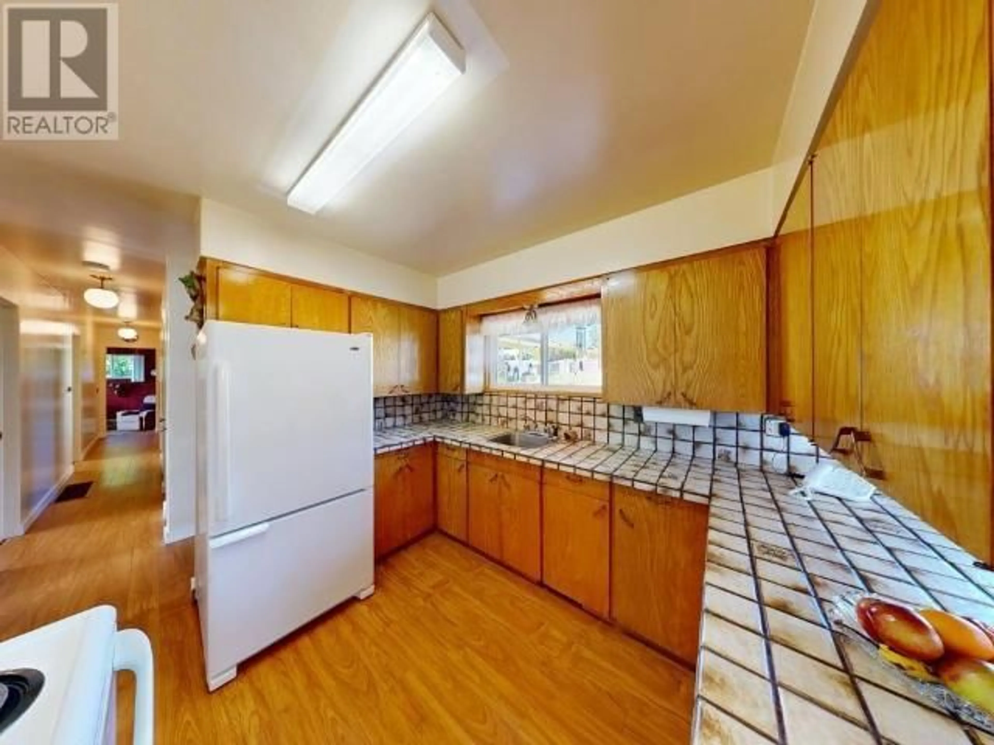 Standard kitchen, unknown for 4776 HARVIE AVE, Powell River British Columbia