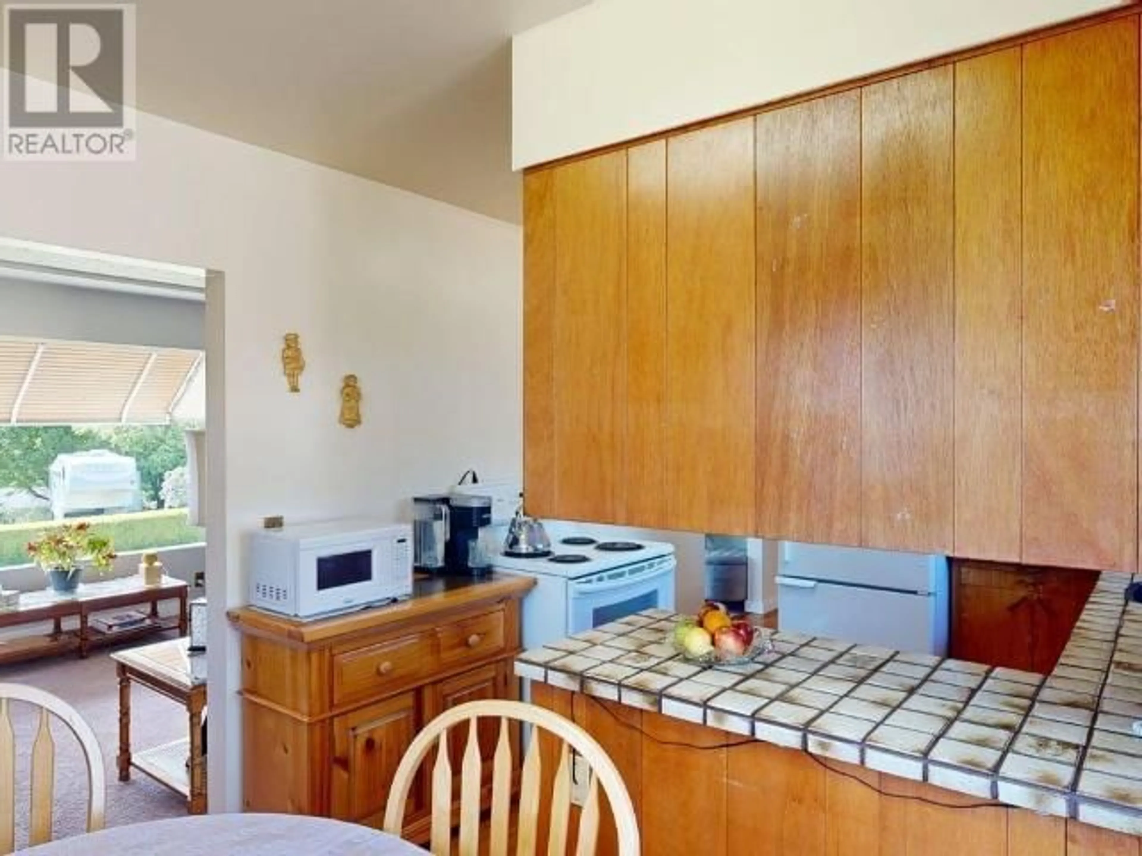 Standard kitchen, unknown for 4776 HARVIE AVE, Powell River British Columbia