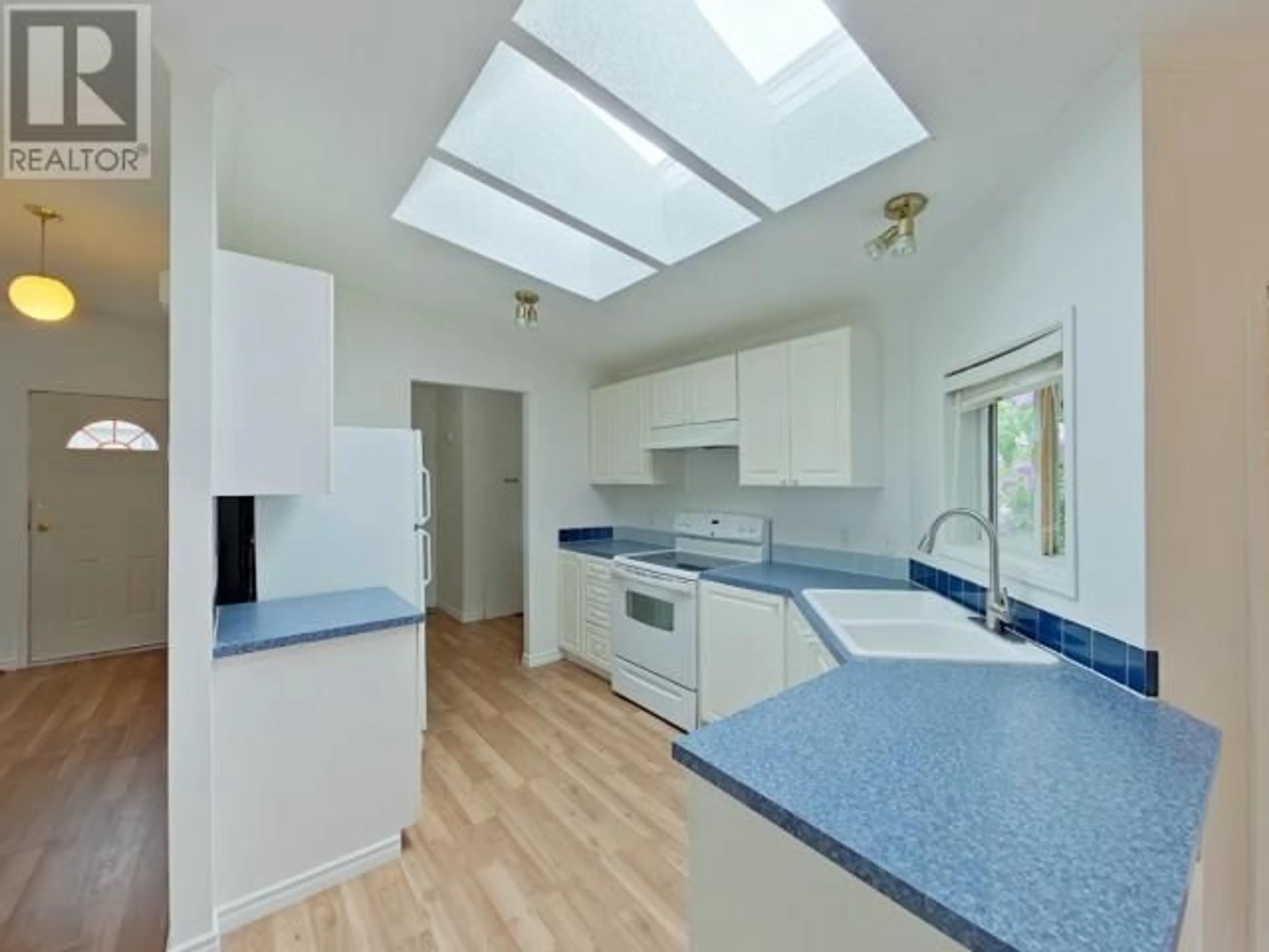 Standard kitchen, unknown for B - 4291 COLLINGWOOD WAY, Powell River British Columbia V8A5V2