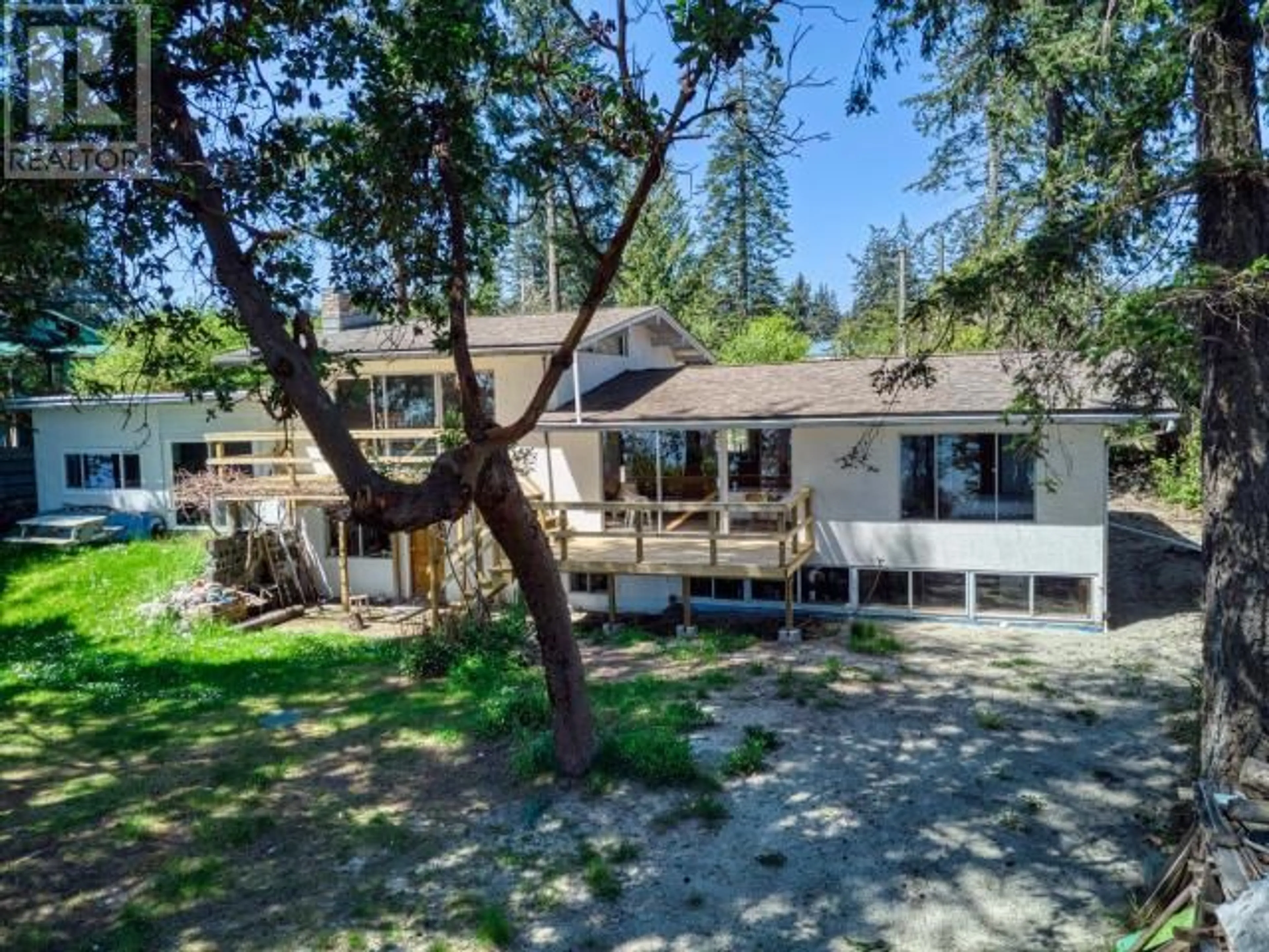 A pic from outside/outdoor area/front of a property/back of a property/a pic from drone, water/lake/river/ocean view for 4574 SANDERSON ROAD, Texada Island British Columbia