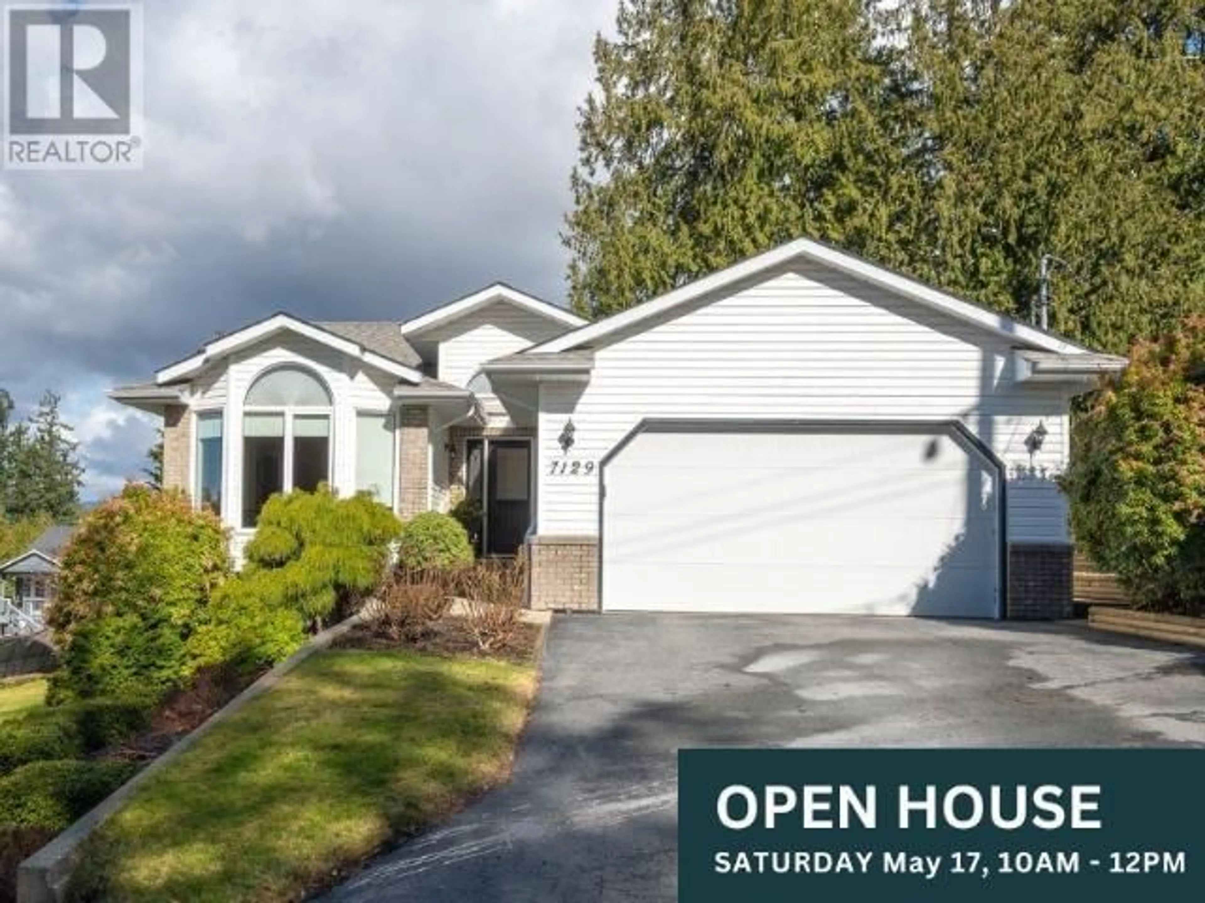 Home with vinyl exterior material, street for 7129 JORDAN STREET, Powell River British Columbia v8a1m8