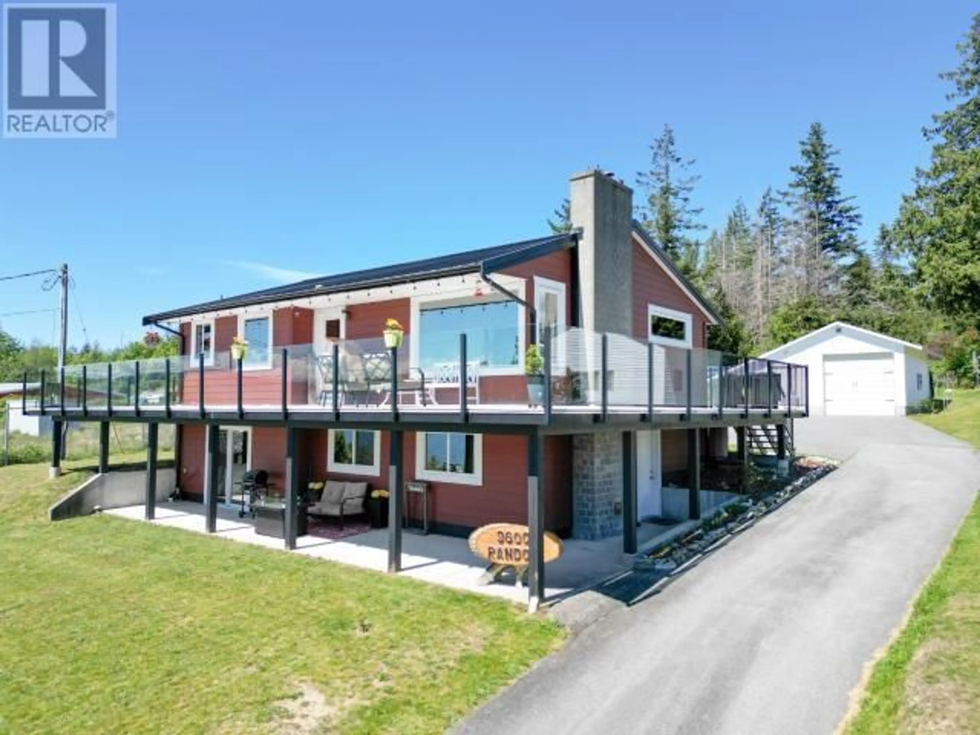 A pic from outside/outdoor area/front of a property/back of a property/a pic from drone, unknown for 9600 RANDOM ROAD, Powell River British Columbia V8A0J4