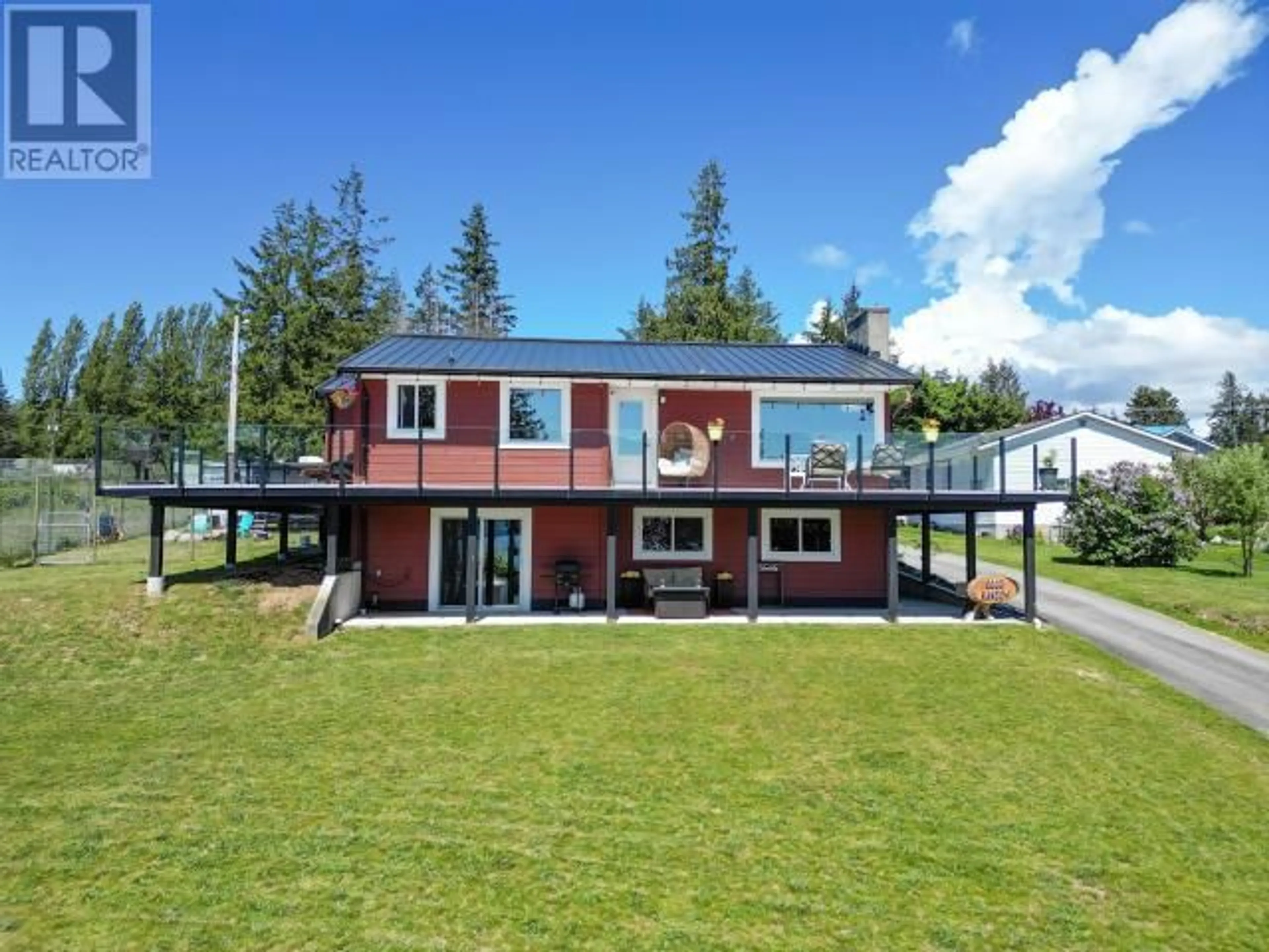 A pic from outside/outdoor area/front of a property/back of a property/a pic from drone, unknown for 9600 RANDOM ROAD, Powell River British Columbia V8A0J4