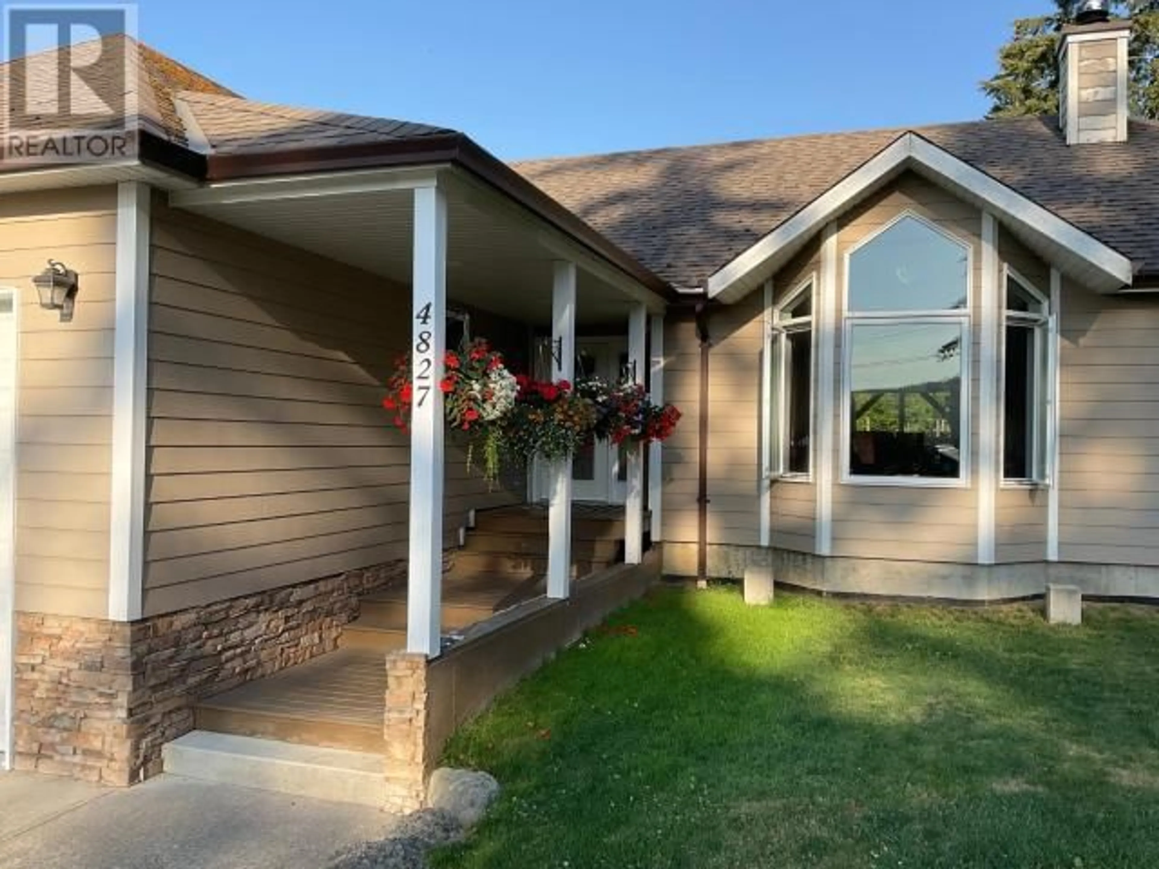 Home with vinyl exterior material, unknown for 4827 BALSAM STREET, Texada Island British Columbia V0N1W0