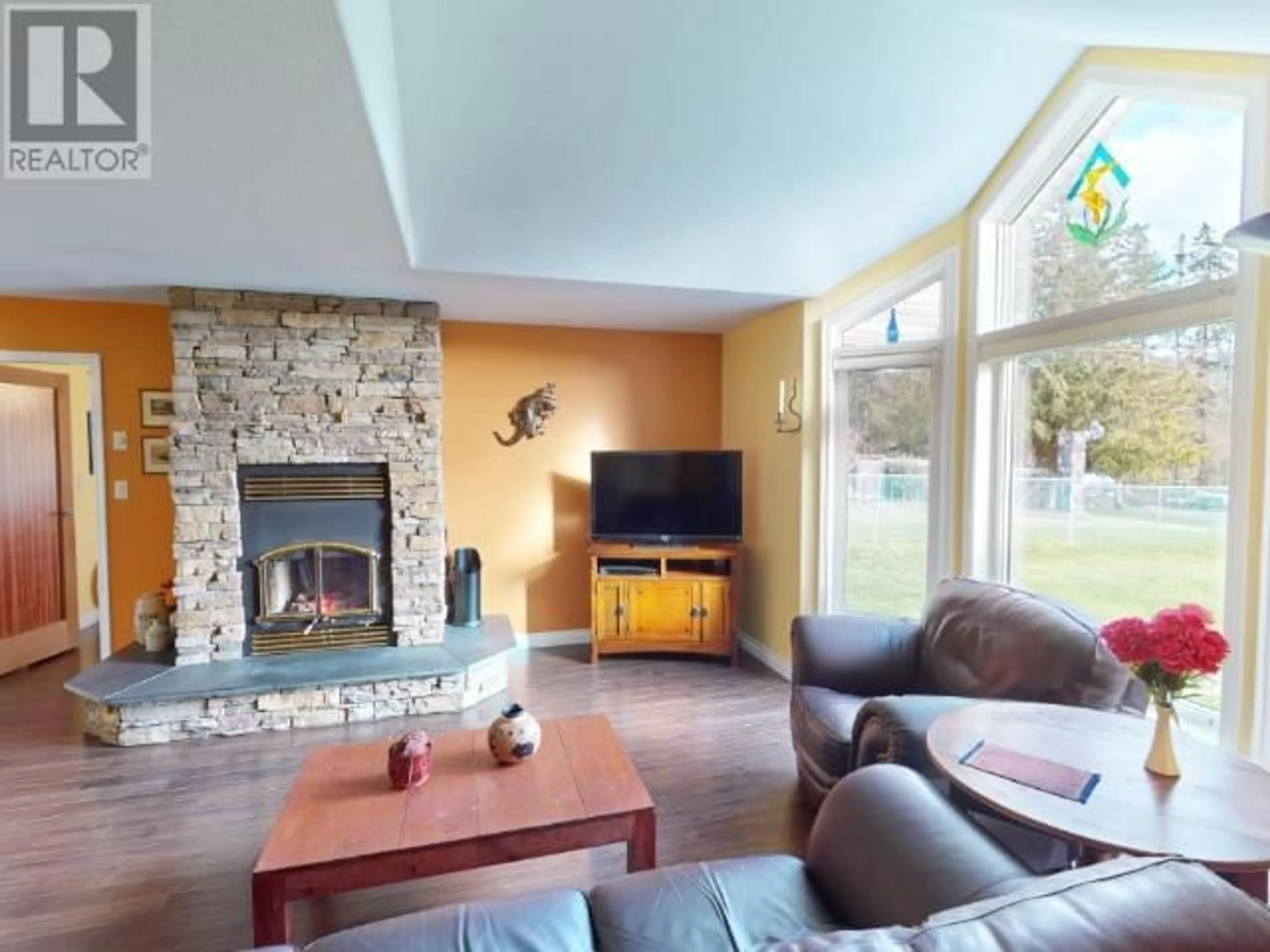 Living room with furniture, unknown for 4827 BALSAM STREET, Texada Island British Columbia V0N1W0
