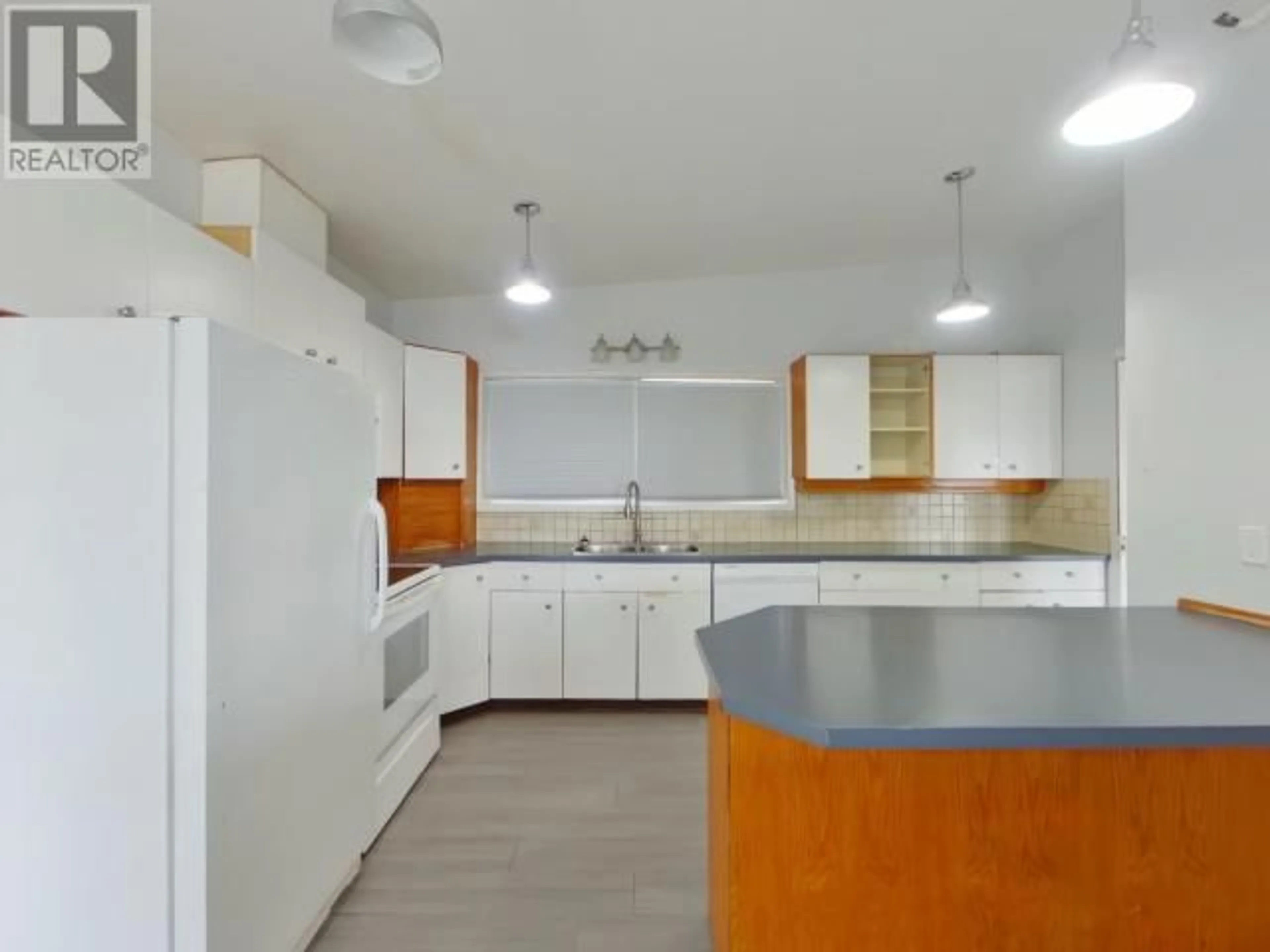 Unknown for 3463 MARINE AVE, Powell River British Columbia