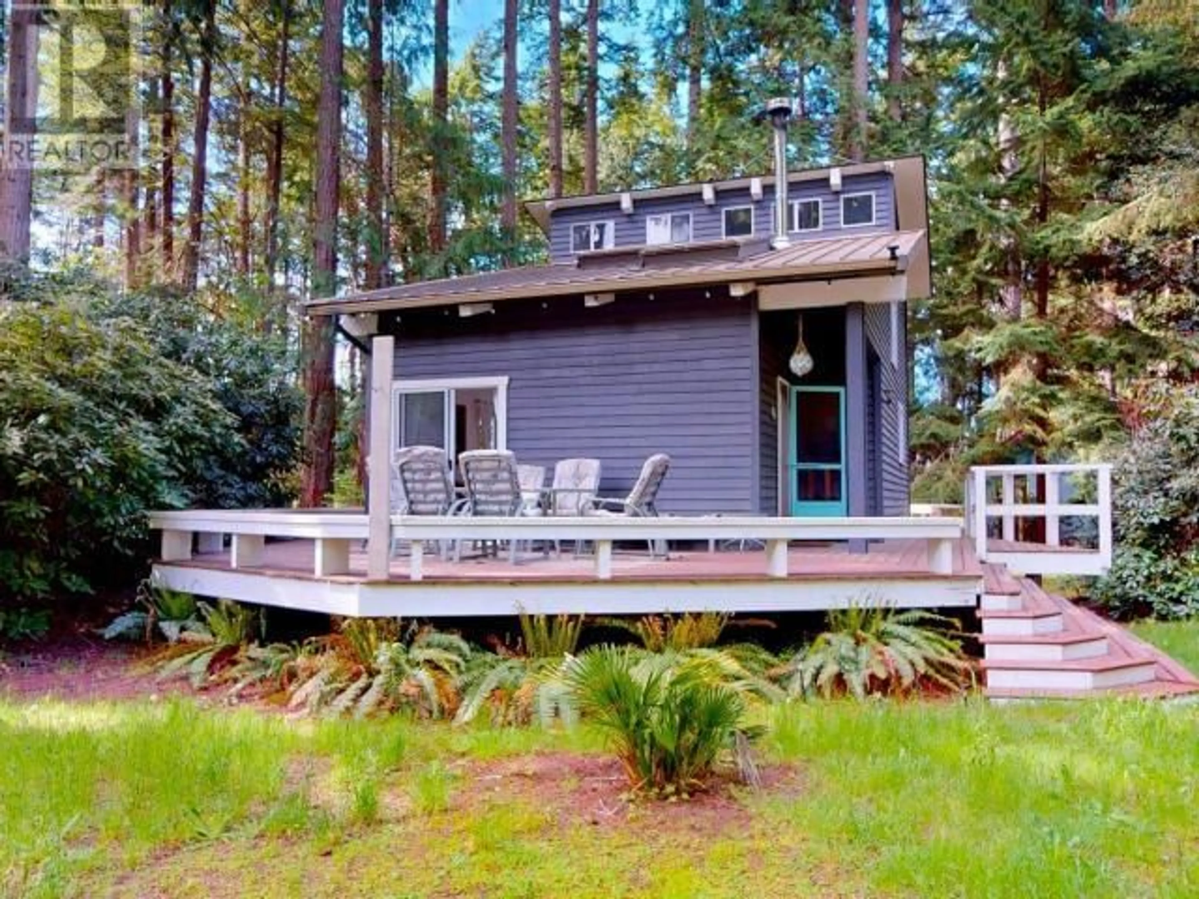 Home with vinyl exterior material, forest/trees view for 2742 VANCOUVER BLVD, Savary Island British Columbia