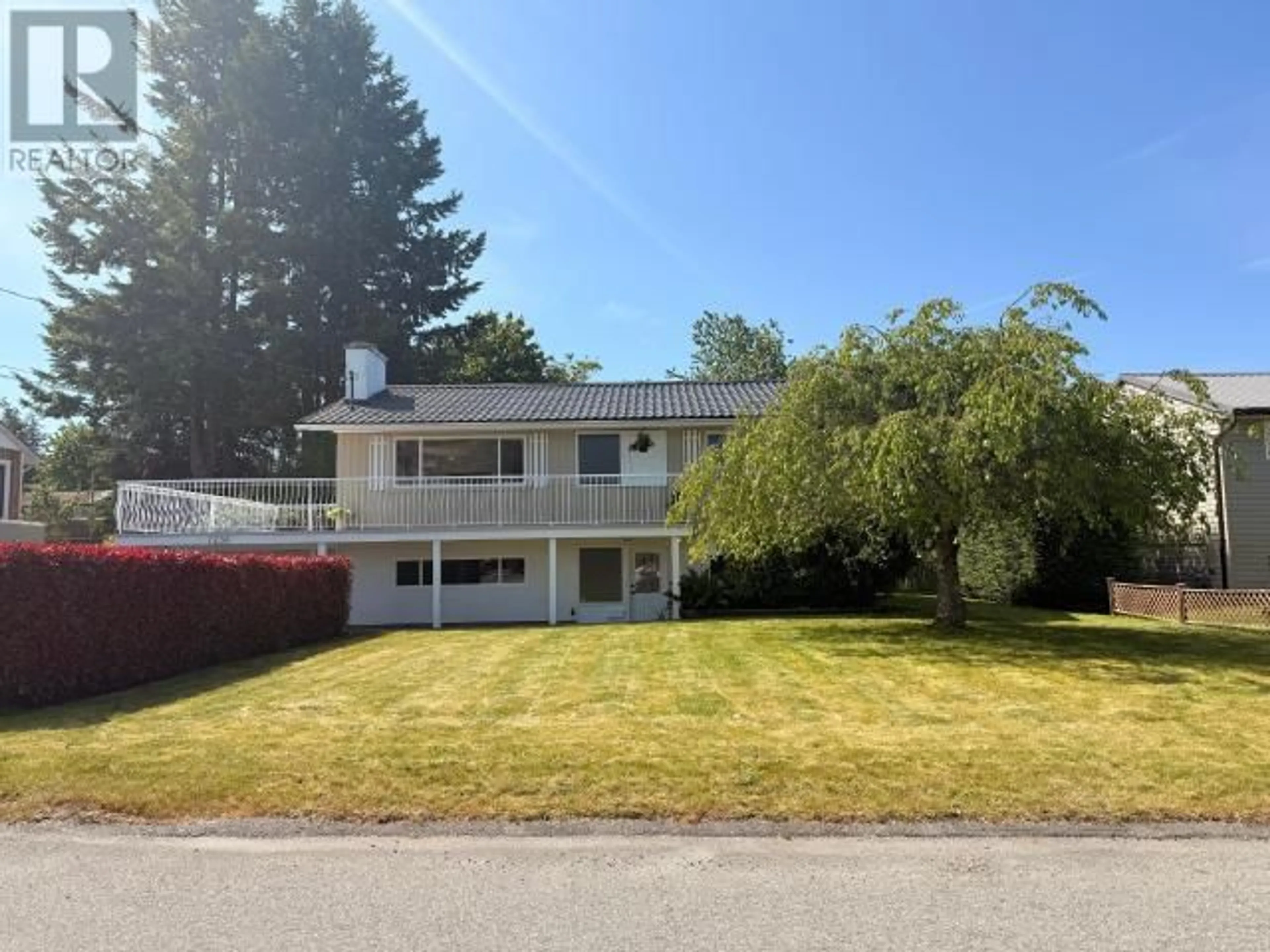 Home with vinyl exterior material, street for 7236 HAZELTON STREET, Powell River British Columbia V8A1R2