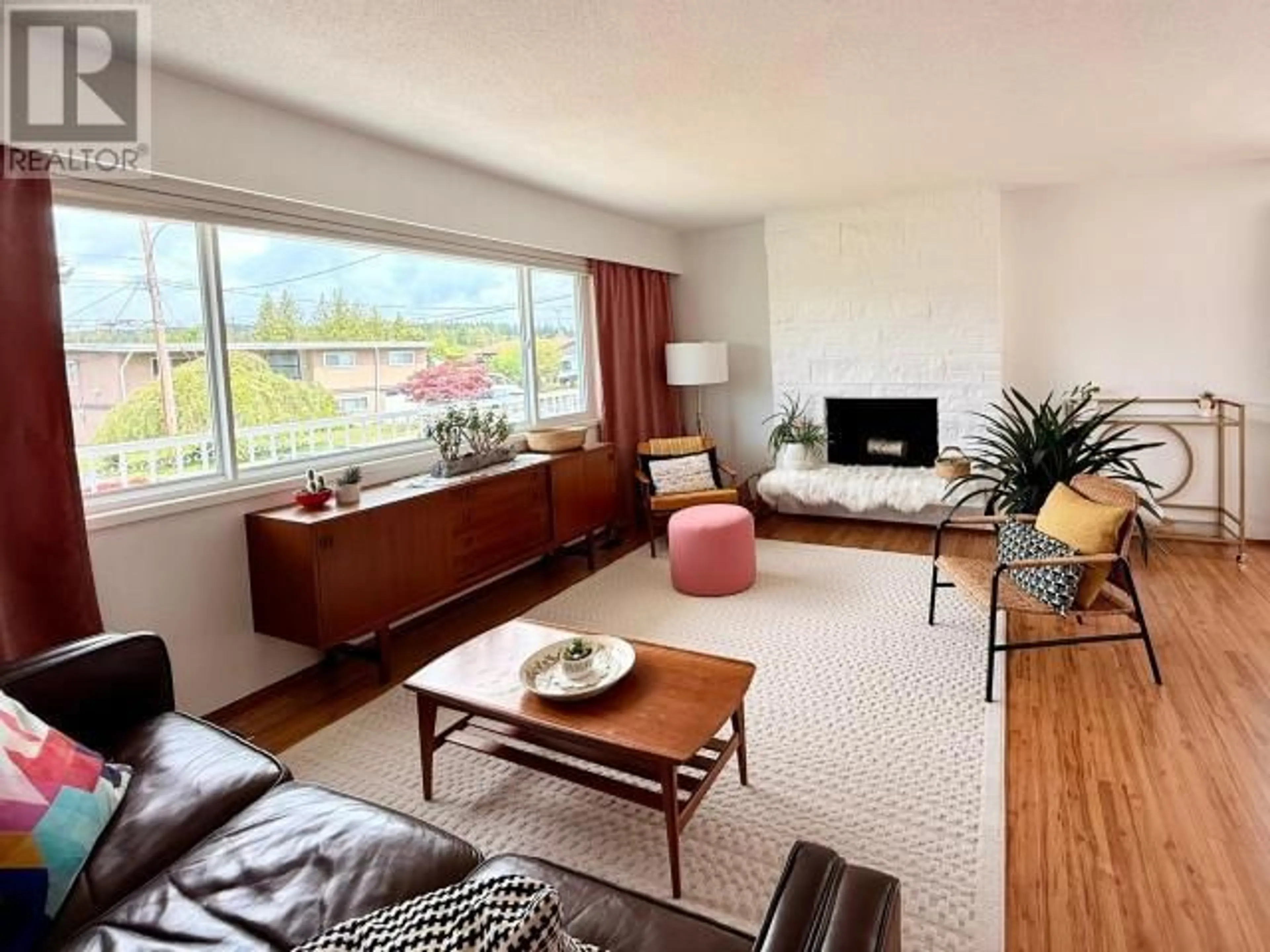 Living room with furniture, unknown for 7236 HAZELTON STREET, Powell River British Columbia V8A1R2