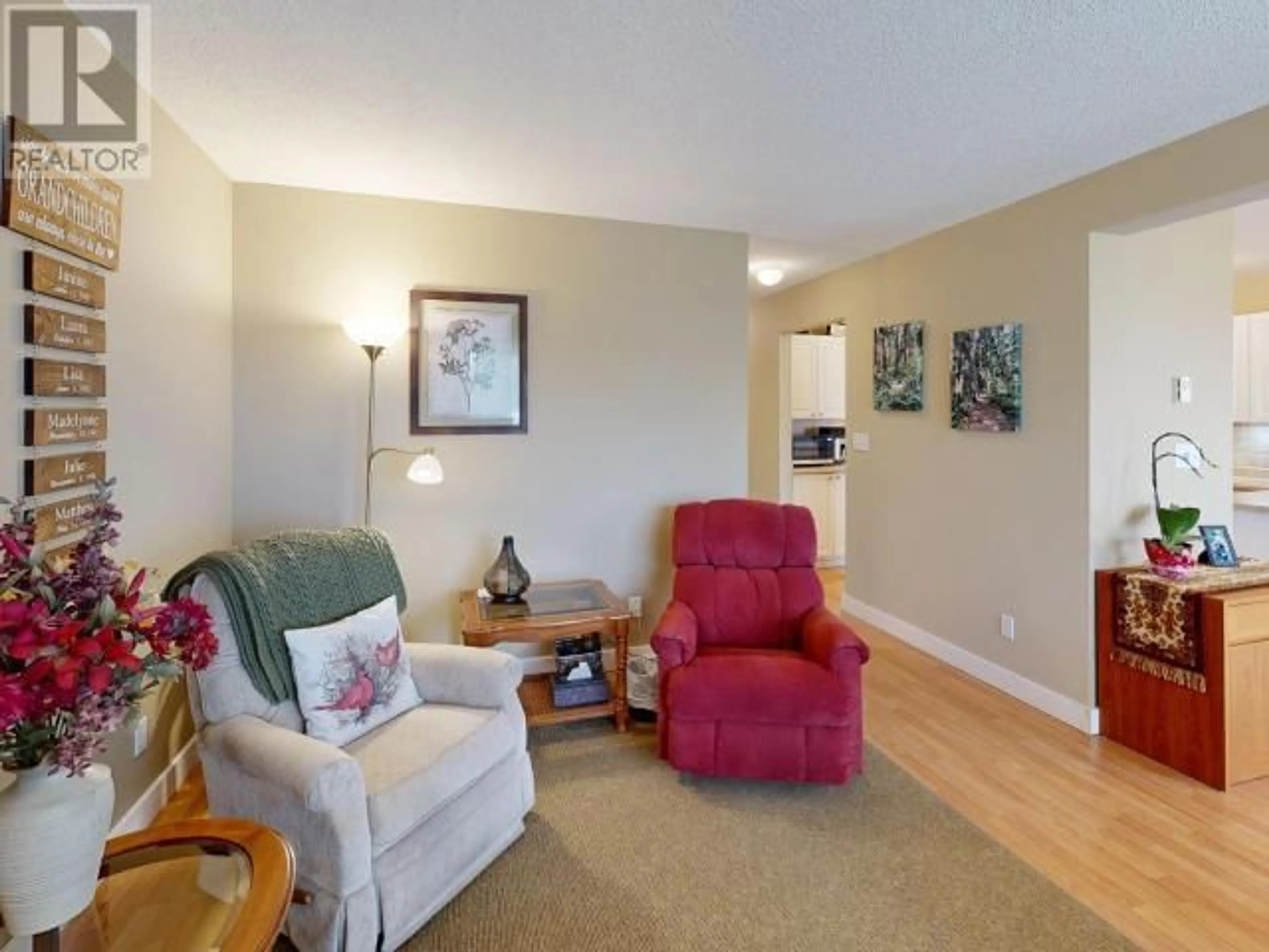 Living room with furniture, unknown for 204 - 4580 JOYCE AVE, Powell River British Columbia V8A3A9