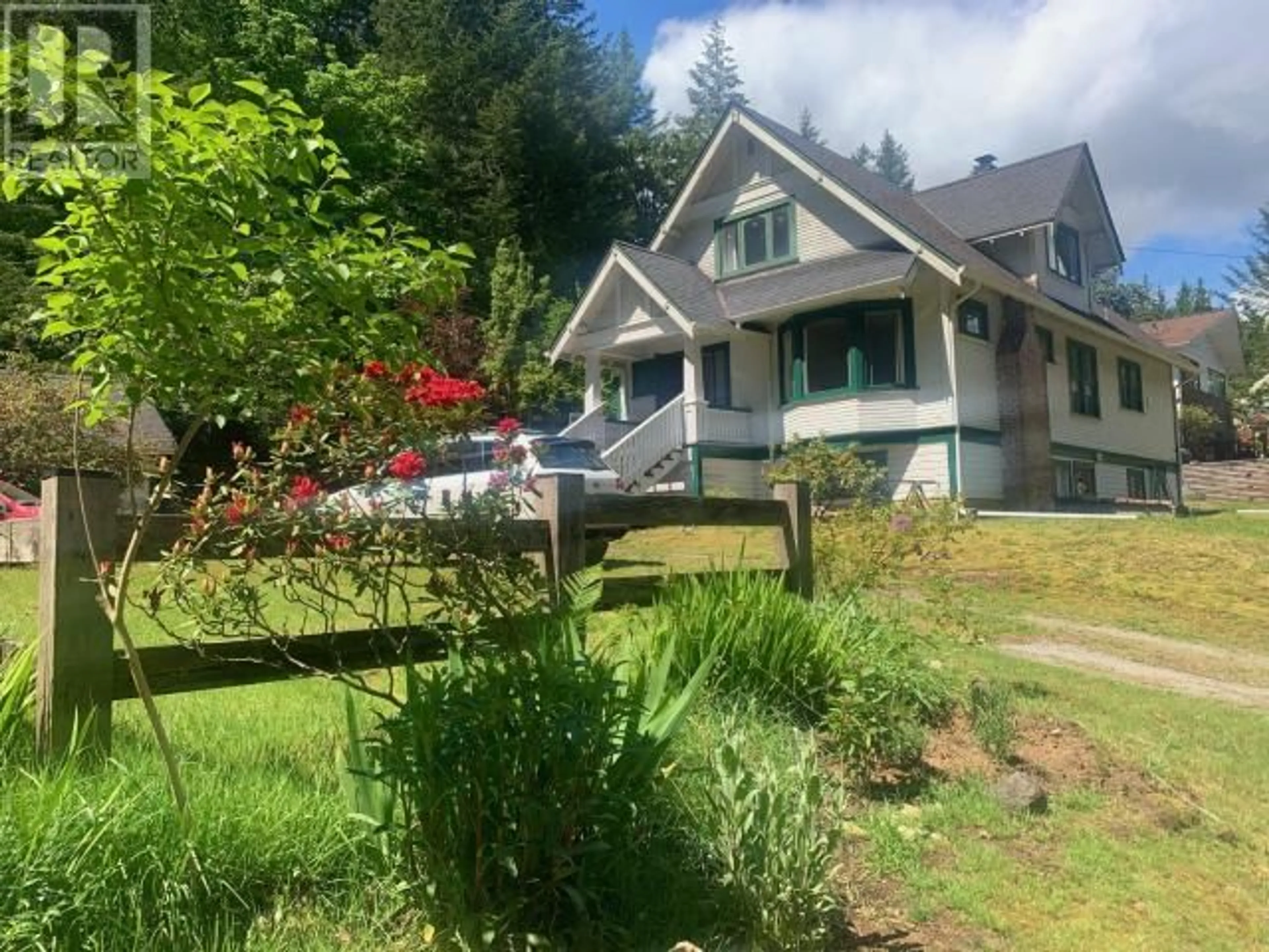A pic from outside/outdoor area/front of a property/back of a property/a pic from drone, unknown for 6237 LUND, Powell River British Columbia V8A4T2