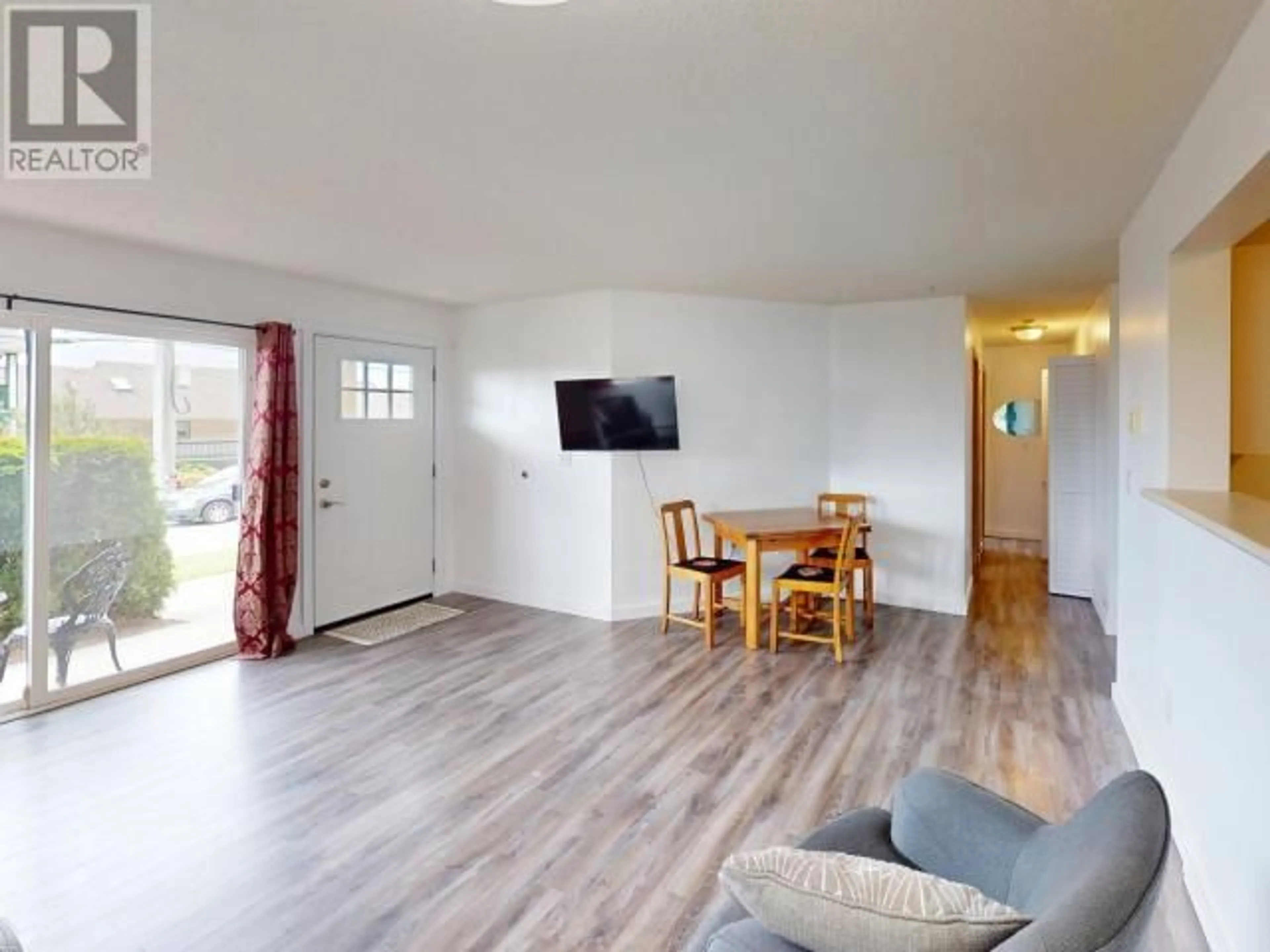A pic of a room for 101 - 101-5700 WILLOW AVE, Powell River British Columbia V8A5T1