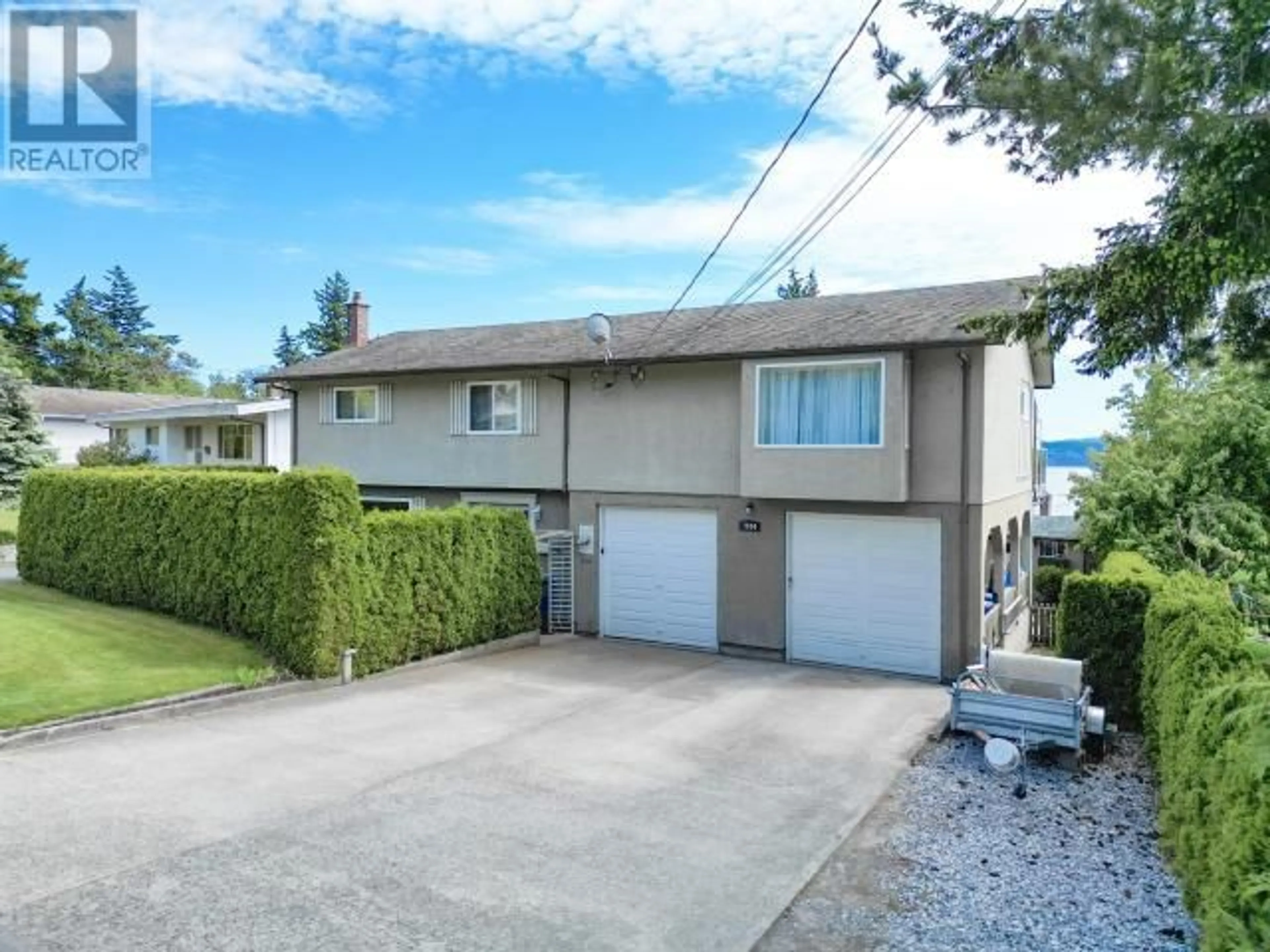 A pic from outside/outdoor area/front of a property/back of a property/a pic from drone, water/lake/river/ocean view for 7034 THUNDER BAY STREET, Powell River British Columbia V8A1E4
