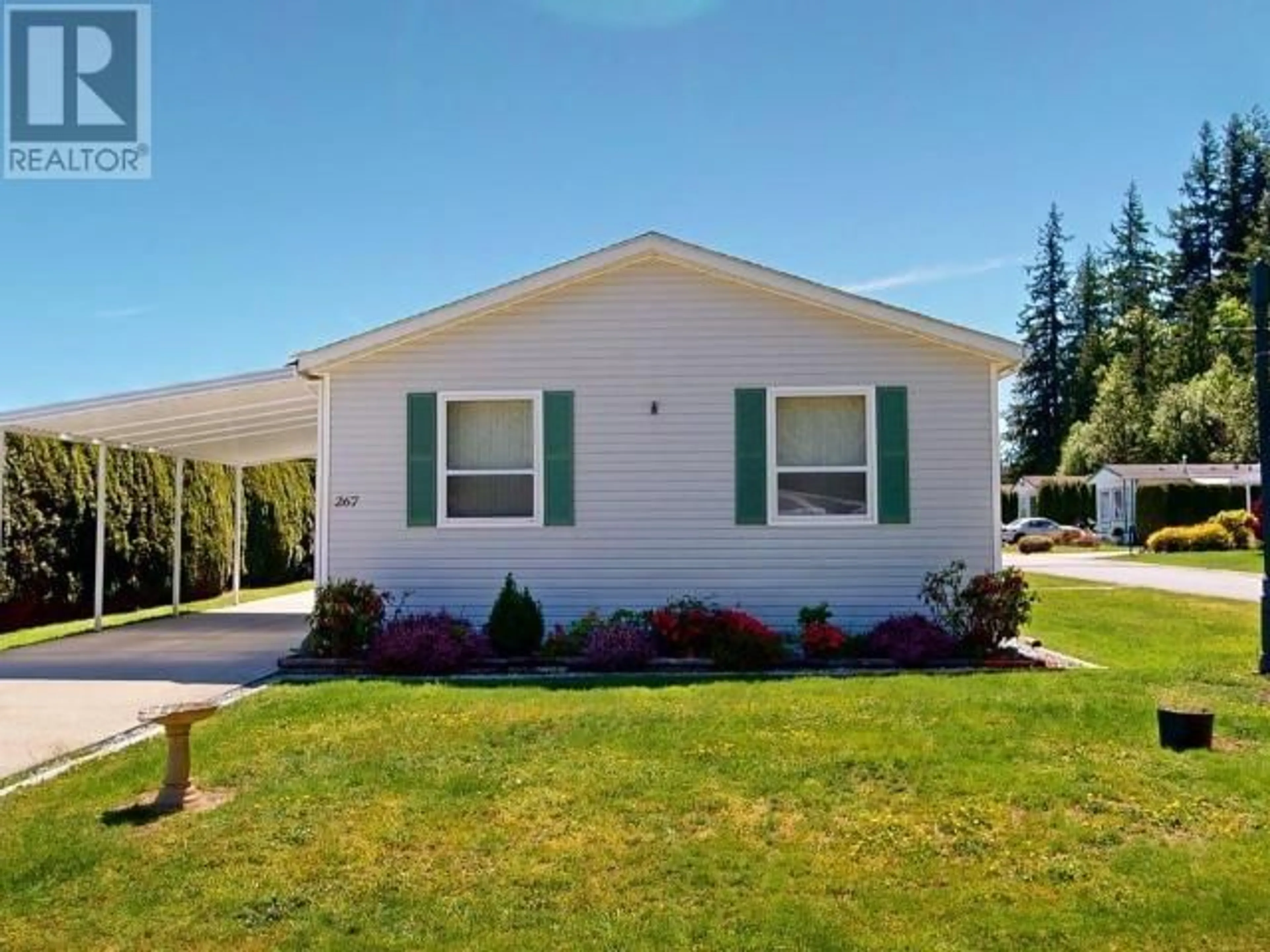 Home with vinyl exterior material, street for 267 - 7575 DUNCAN STREET, Powell River British Columbia