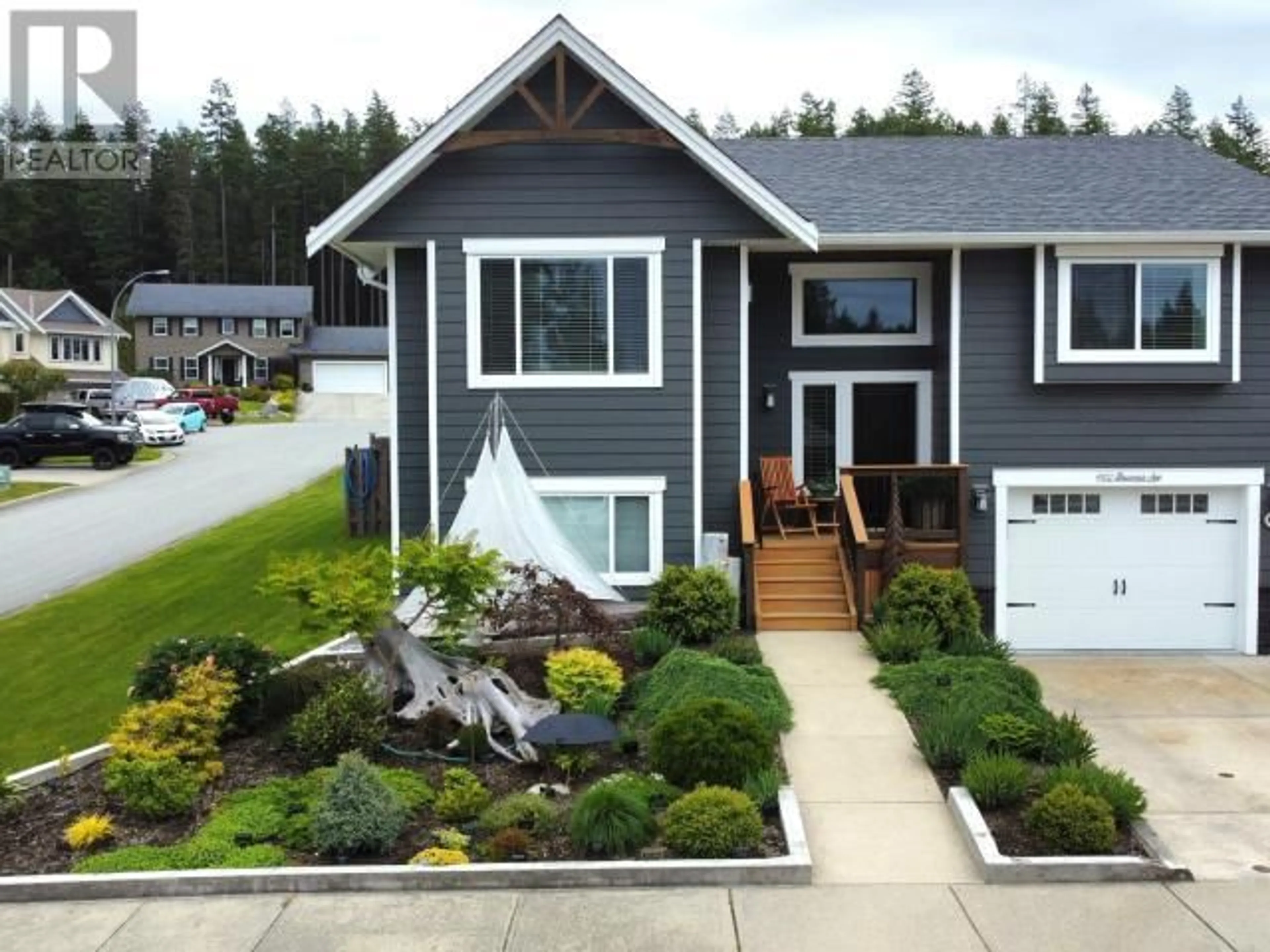Home with vinyl exterior material, unknown for 4102 BOWNESS AVE, Powell River British Columbia V8A0A8