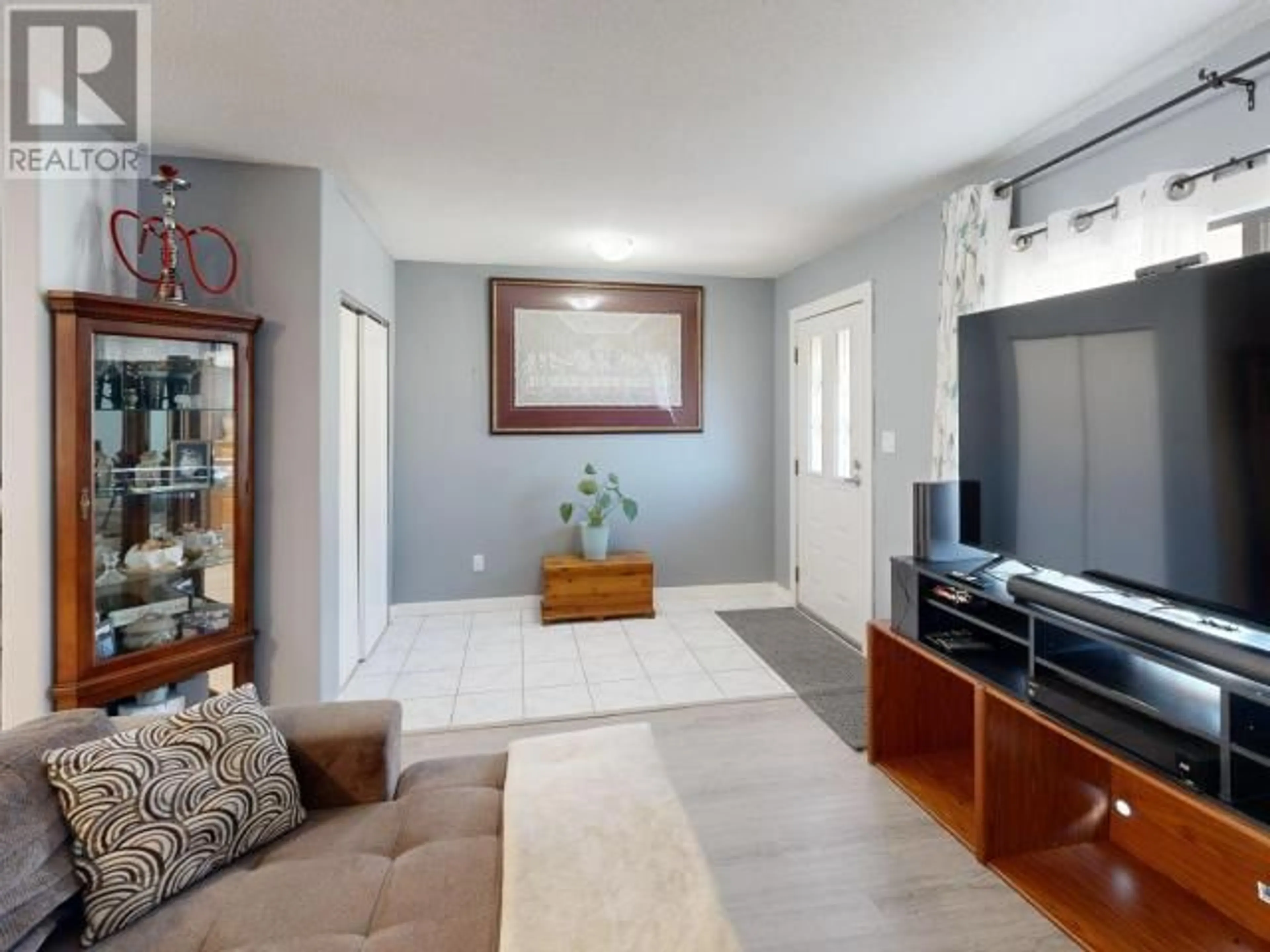 Living room with furniture, unknown for 2 - 3870 JOYCE AVE, Powell River British Columbia V8A2Z1