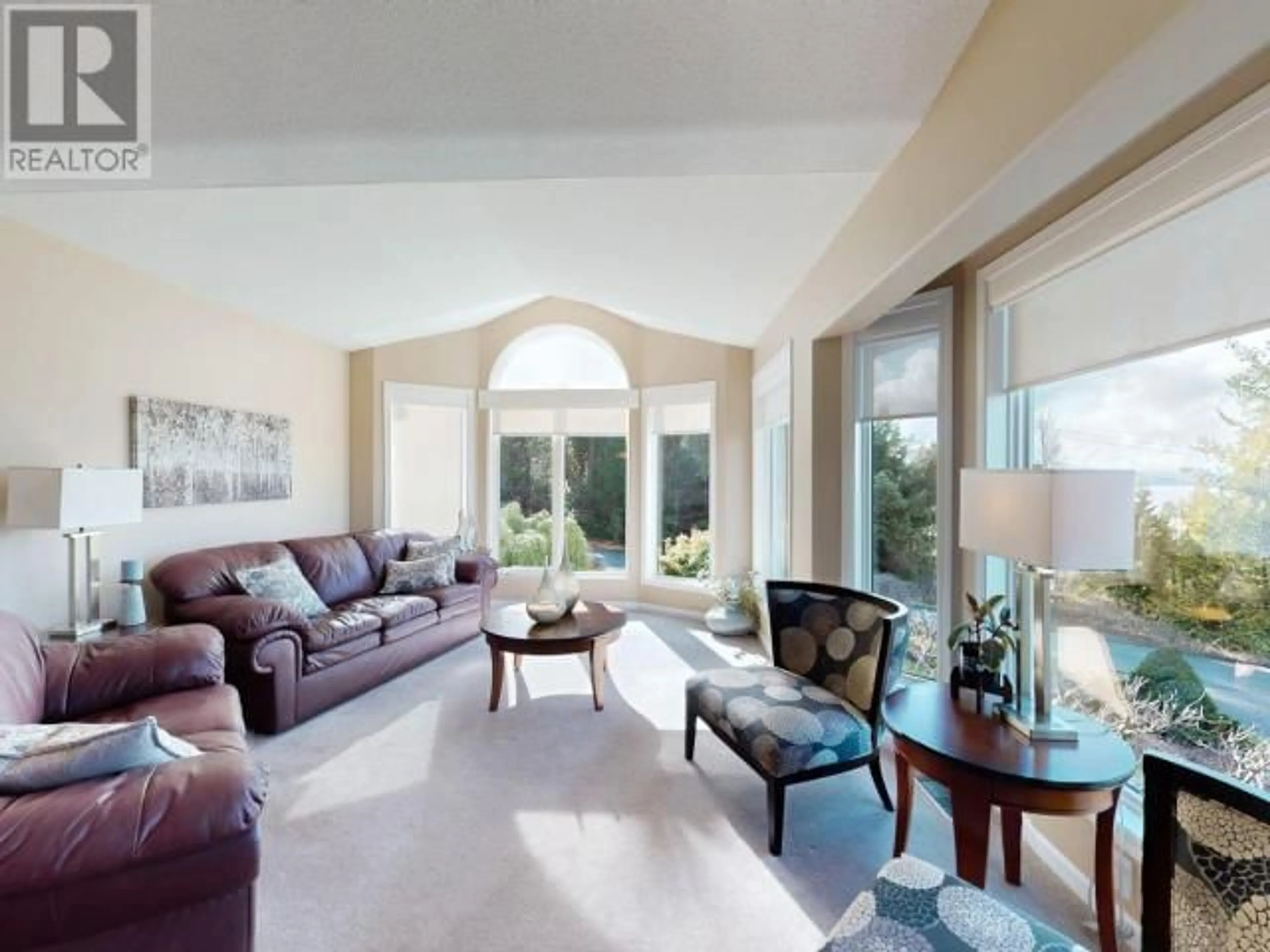 Living room with furniture, ceramic/tile floor for 7129 JORDAN STREET, Powell River British Columbia v8a1m8